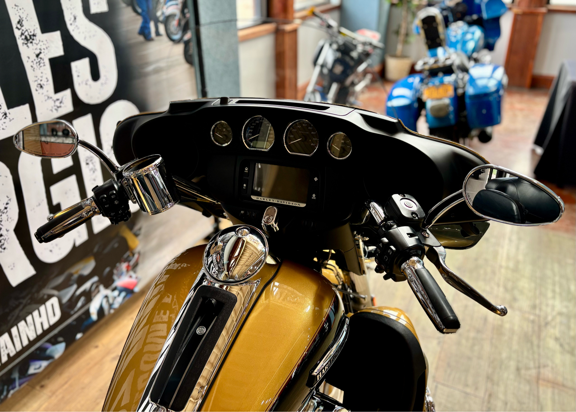 2017 Harley-Davidson Tri Glide® Ultra in Loveland, Colorado - Photo 11