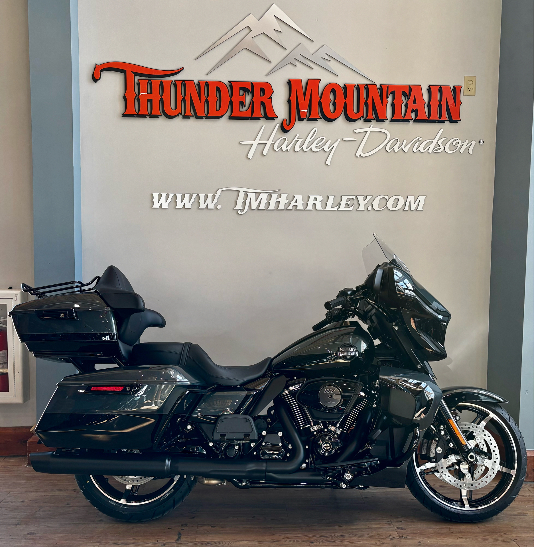 2025 Harley-Davidson Street Glide® Ultra in Loveland, Colorado - Photo 1