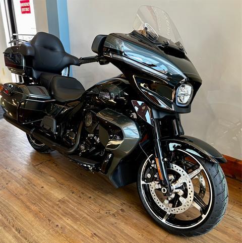 2025 Harley-Davidson Street Glide® Ultra in Loveland, Colorado - Photo 2