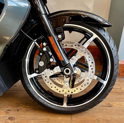 2025 Harley-Davidson Street Glide® Ultra in Loveland, Colorado - Photo 10