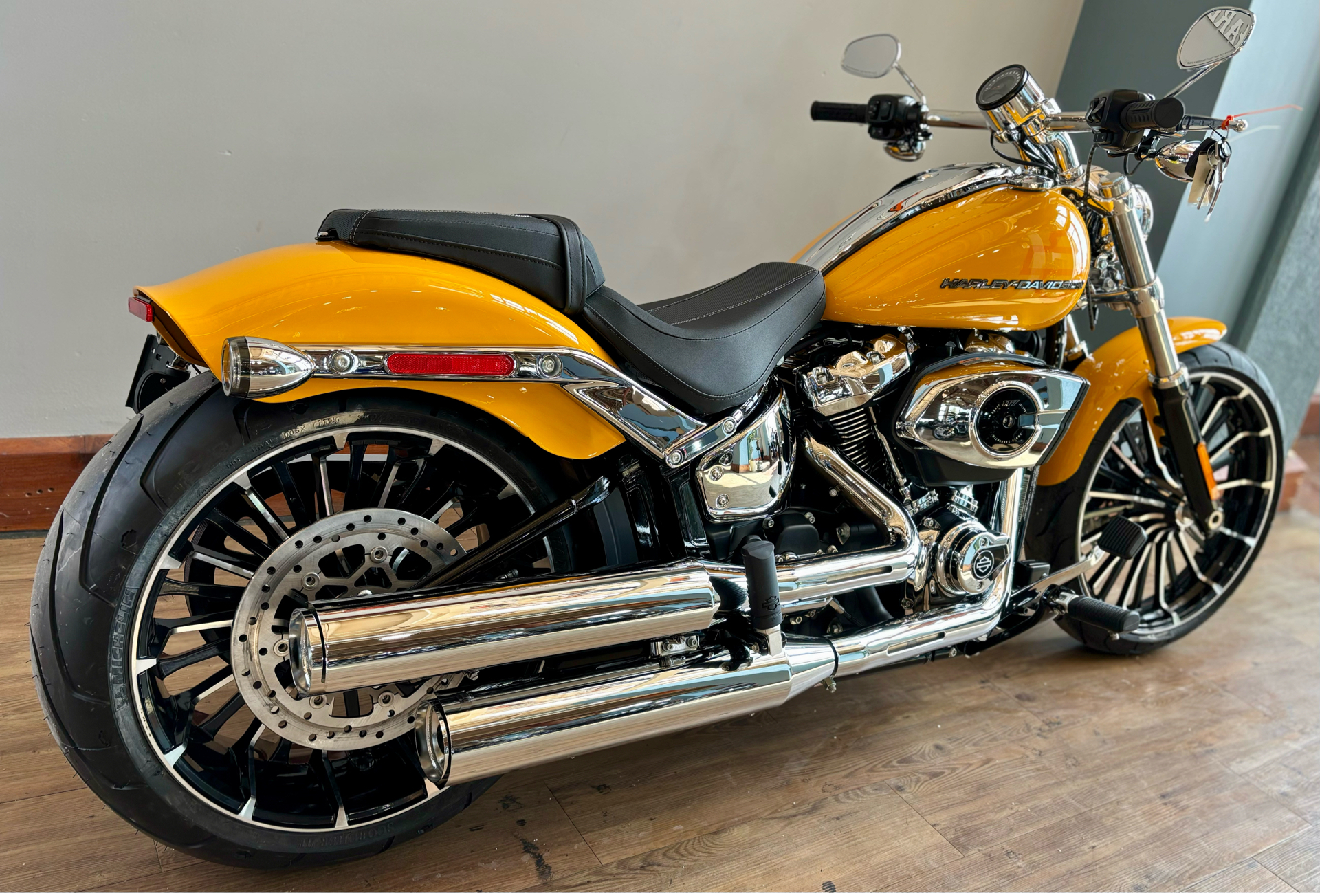 2025 Harley-Davidson Breakout® in Loveland, Colorado - Photo 3
