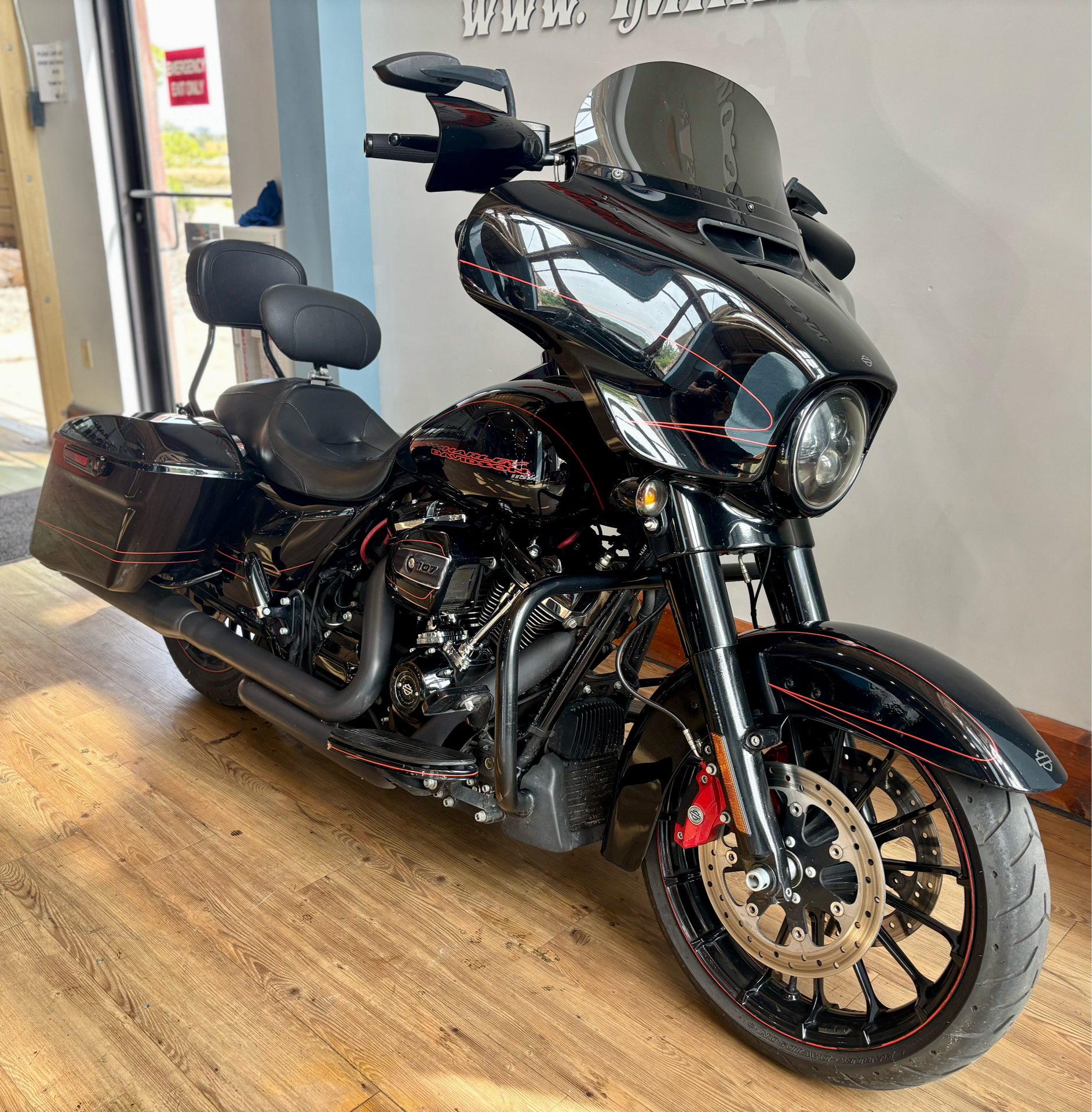2018 Harley-Davidson Street Glide® Special in Loveland, Colorado - Photo 2