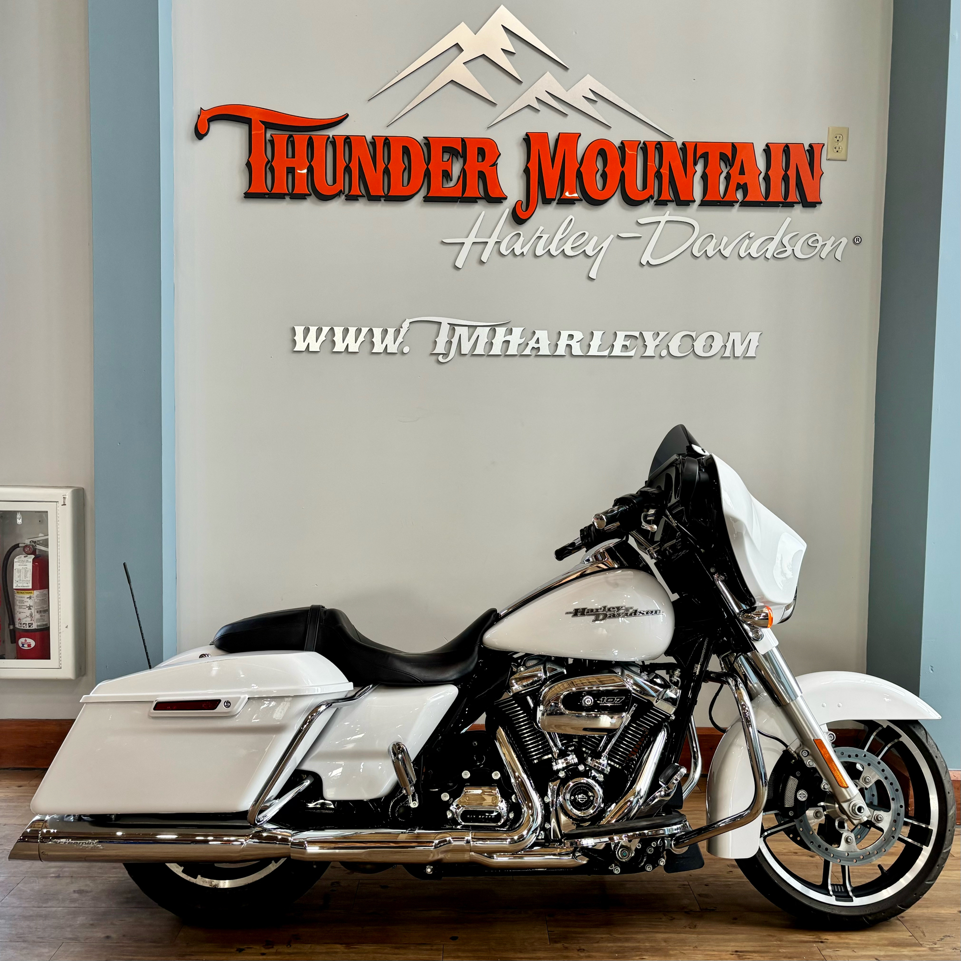 2017 Harley-Davidson Street Glide® Special in Loveland, Colorado - Photo 1