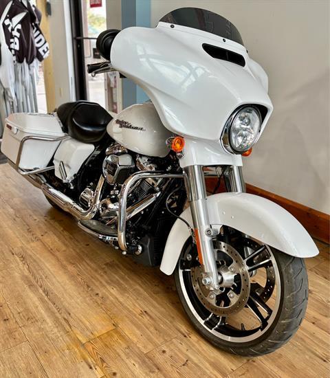 2017 Harley-Davidson Street Glide® Special in Loveland, Colorado - Photo 2