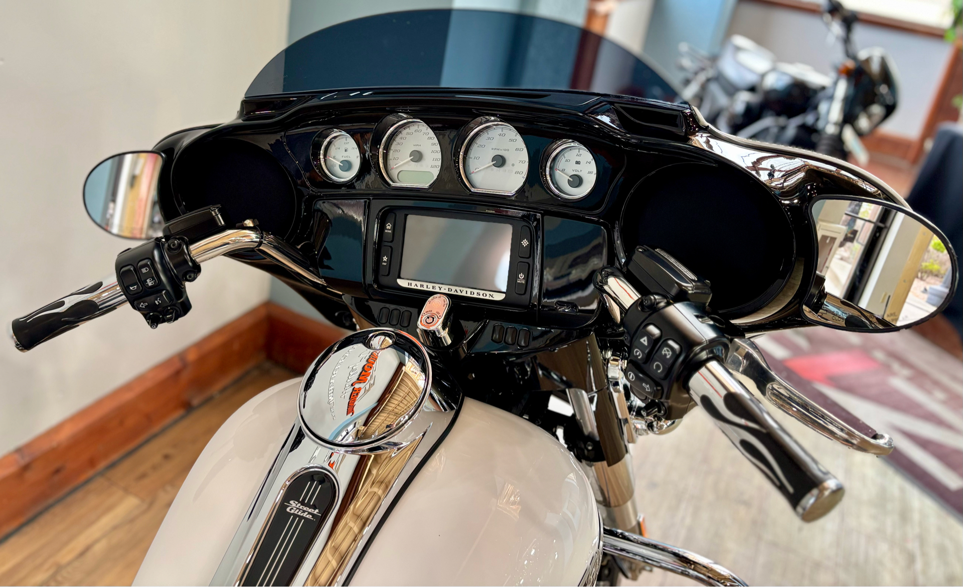 2017 Harley-Davidson Street Glide® Special in Loveland, Colorado - Photo 10