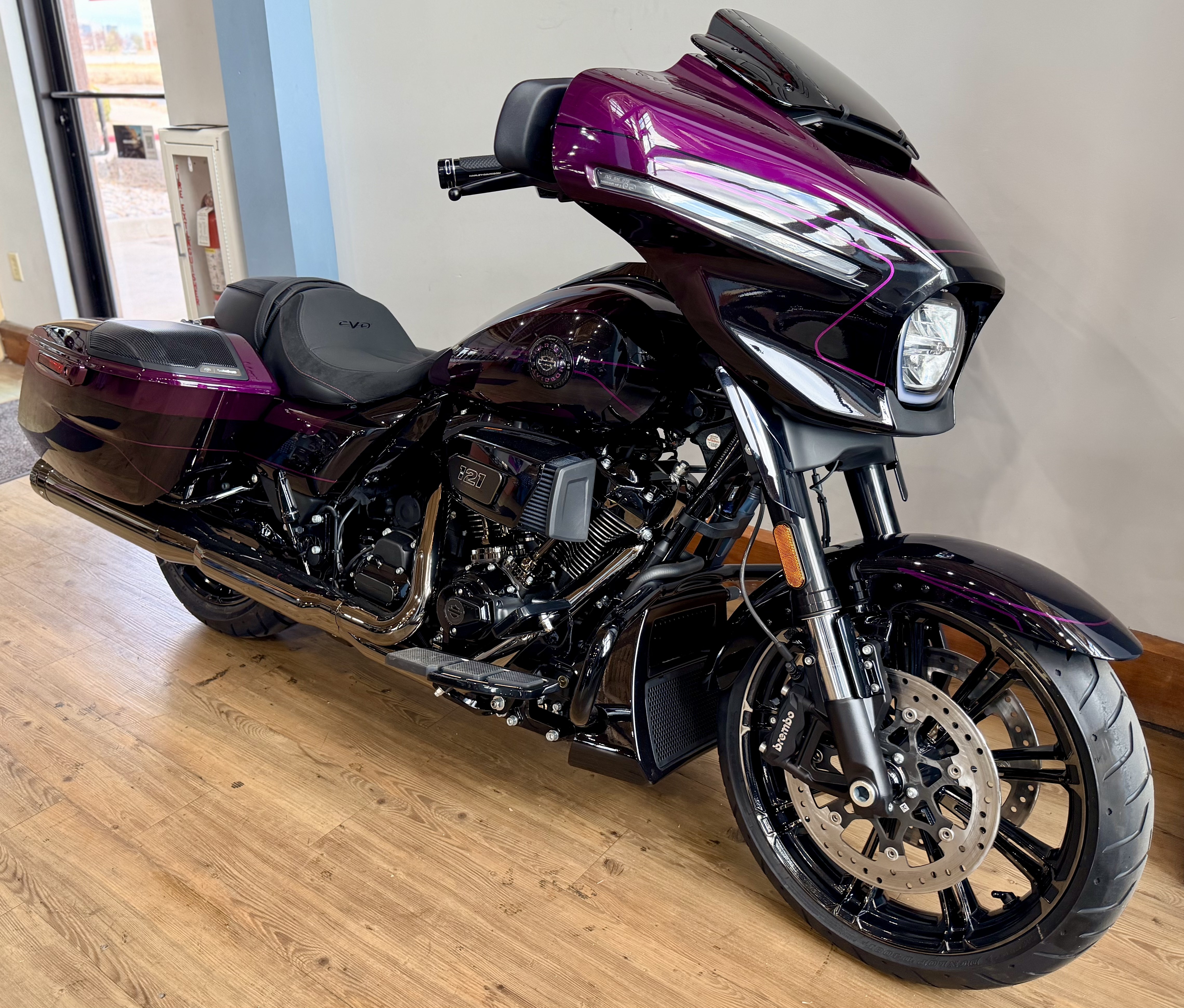 2025 Harley-Davidson CVO™ Street Glide® in Loveland, Colorado - Photo 2