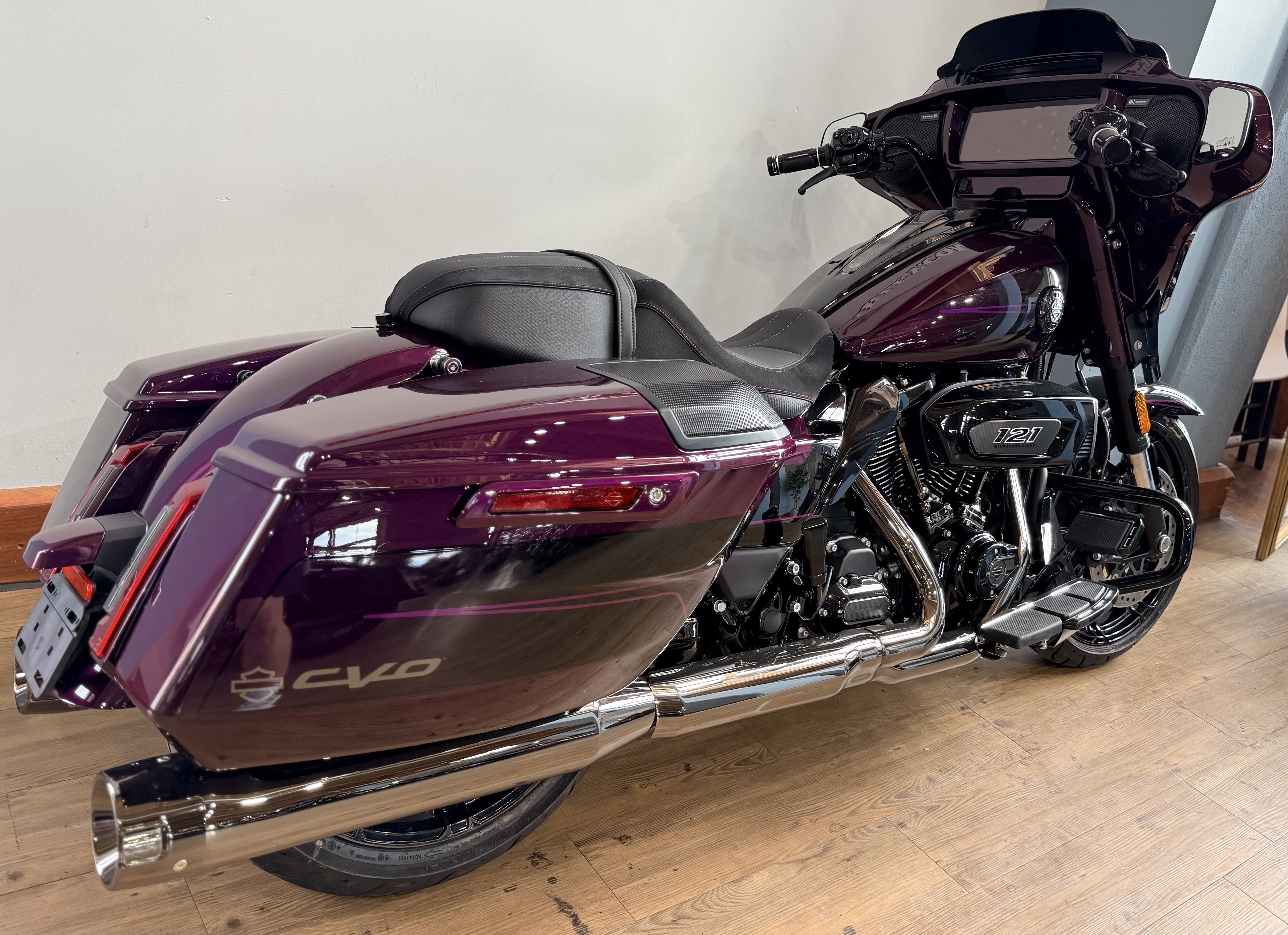 2025 Harley-Davidson CVO™ Street Glide® in Loveland, Colorado - Photo 3