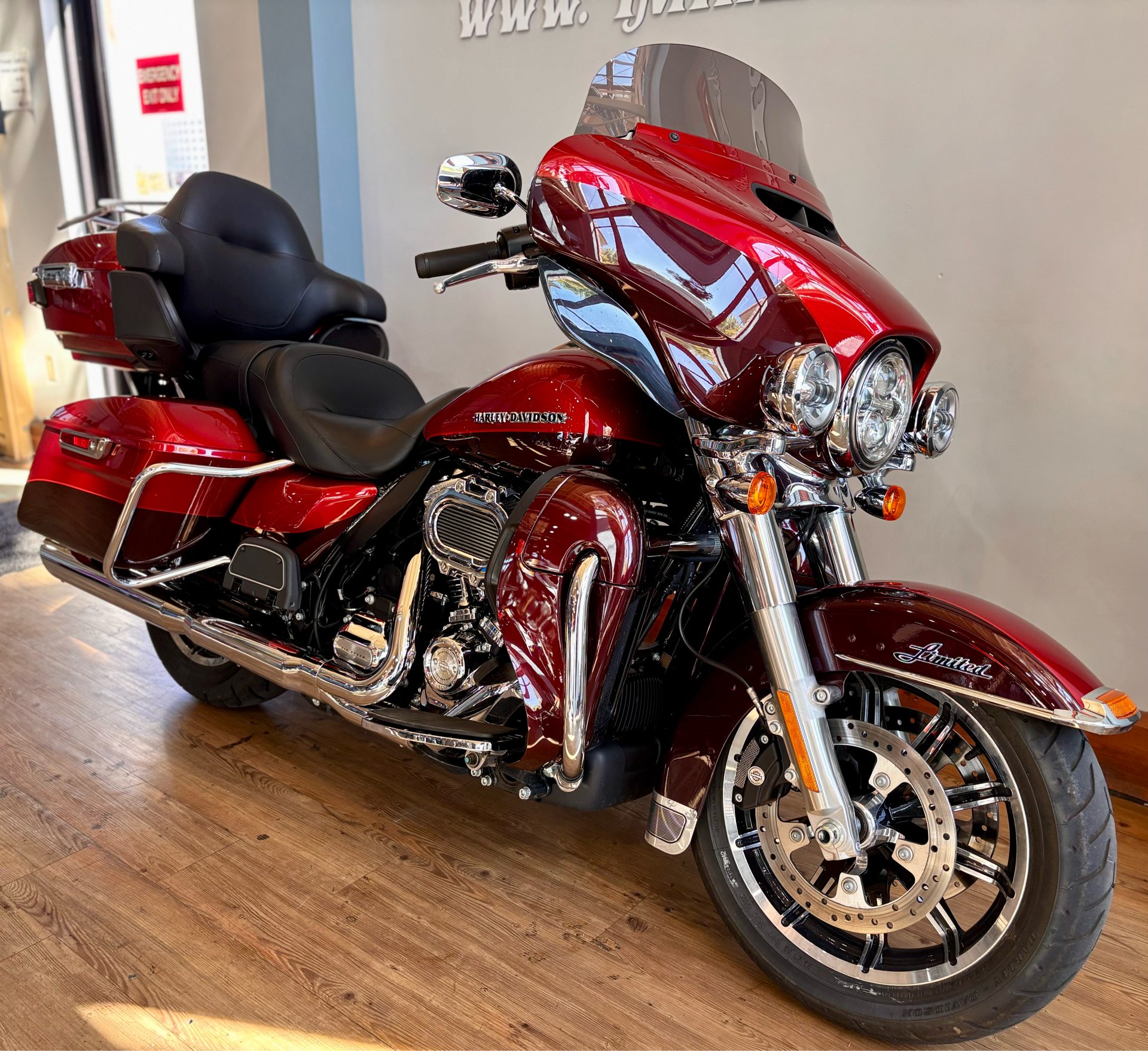 2019 Harley-Davidson Electra Glide® Ultra Classic® in Loveland, Colorado - Photo 2