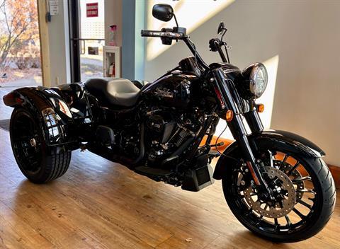 2025 Harley-Davidson Freewheeler® in Loveland, Colorado - Photo 2