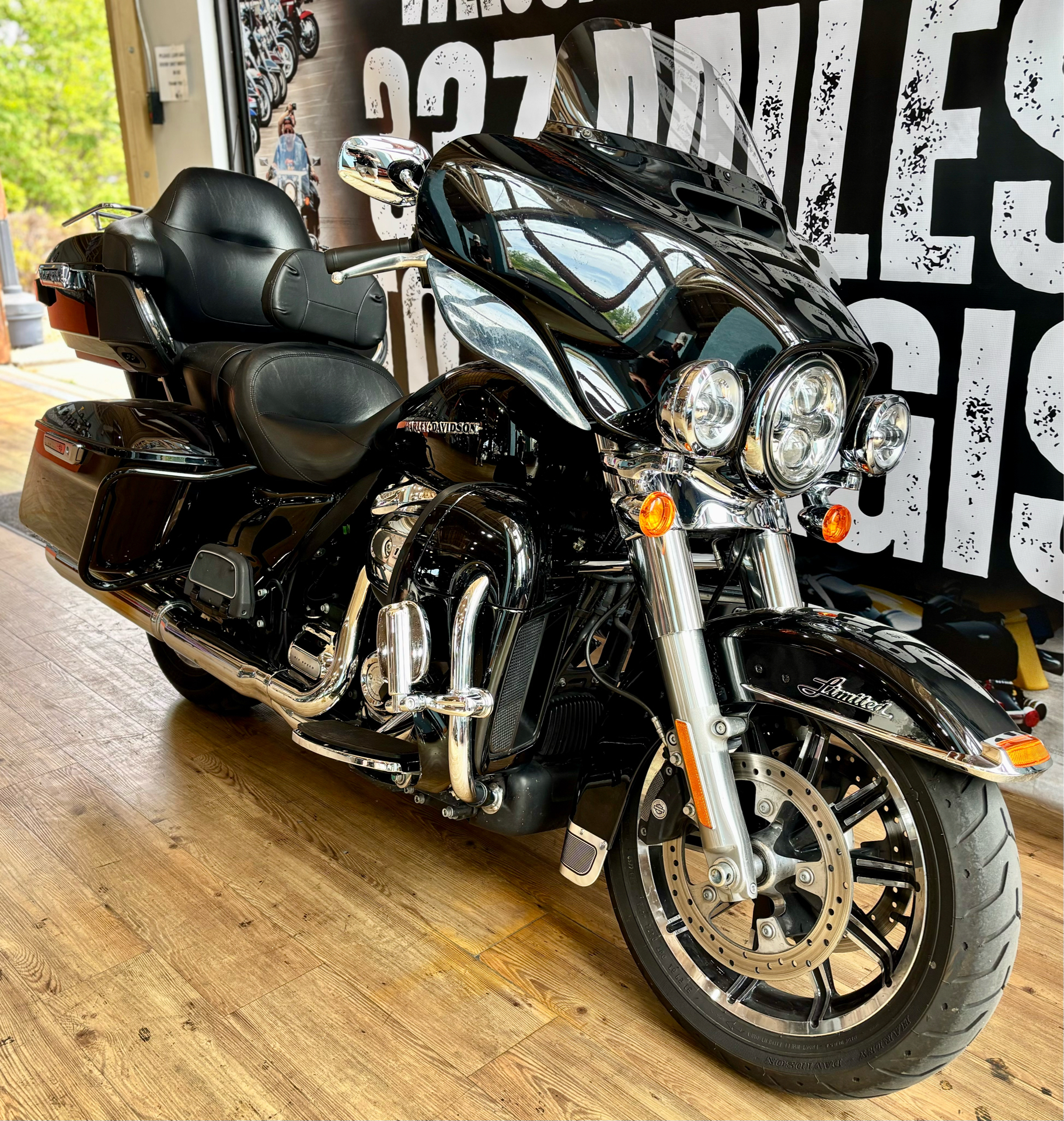 2019 Harley-Davidson Electra Glide® Ultra Classic® in Loveland, Colorado - Photo 2