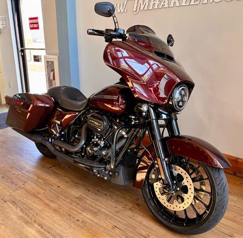2018 Harley-Davidson Street Glide® Special in Loveland, Colorado - Photo 2