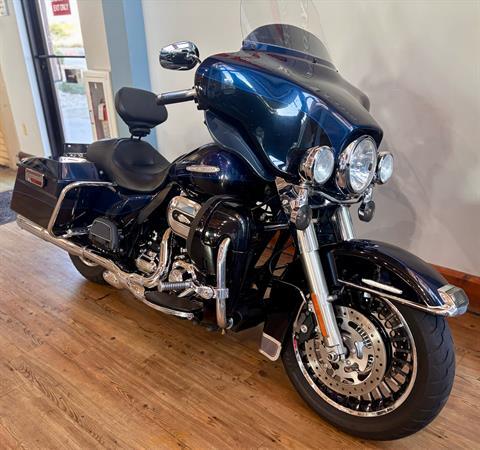2013 Harley-Davidson Electra Glide® Ultra Limited in Loveland, Colorado - Photo 2