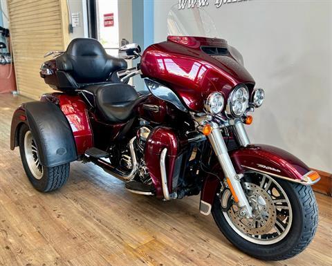 2015 Harley-Davidson Tri Glide® Ultra in Loveland, Colorado - Photo 2