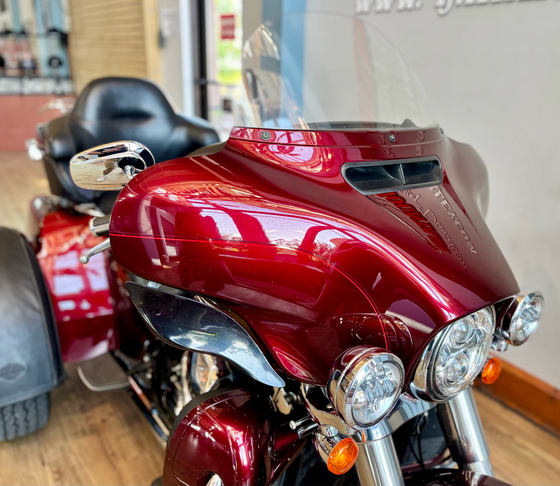 2015 Harley-Davidson Tri Glide® Ultra in Loveland, Colorado - Photo 9