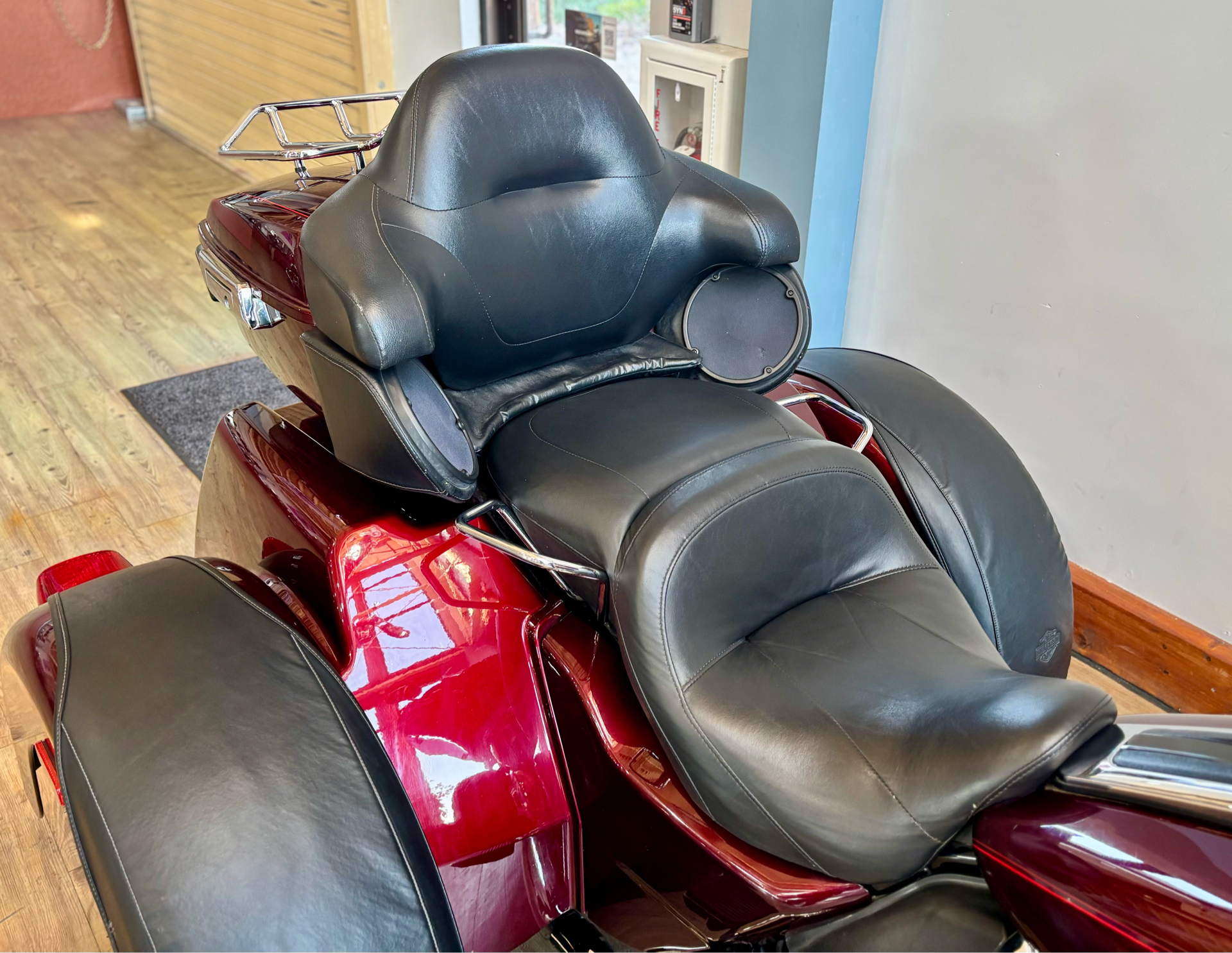 2015 Harley-Davidson Tri Glide® Ultra in Loveland, Colorado - Photo 10