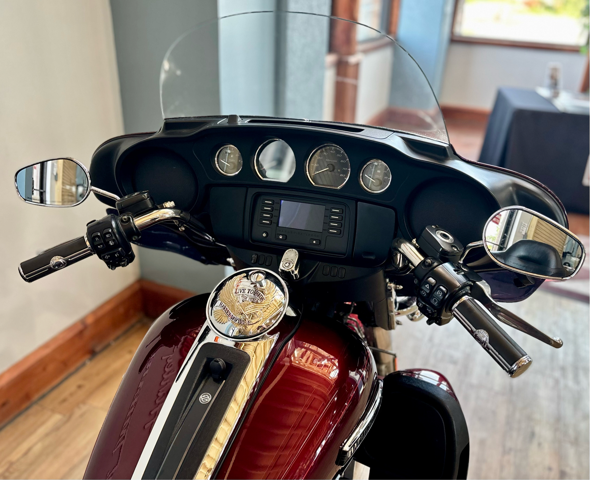 2015 Harley-Davidson Tri Glide® Ultra in Loveland, Colorado - Photo 12