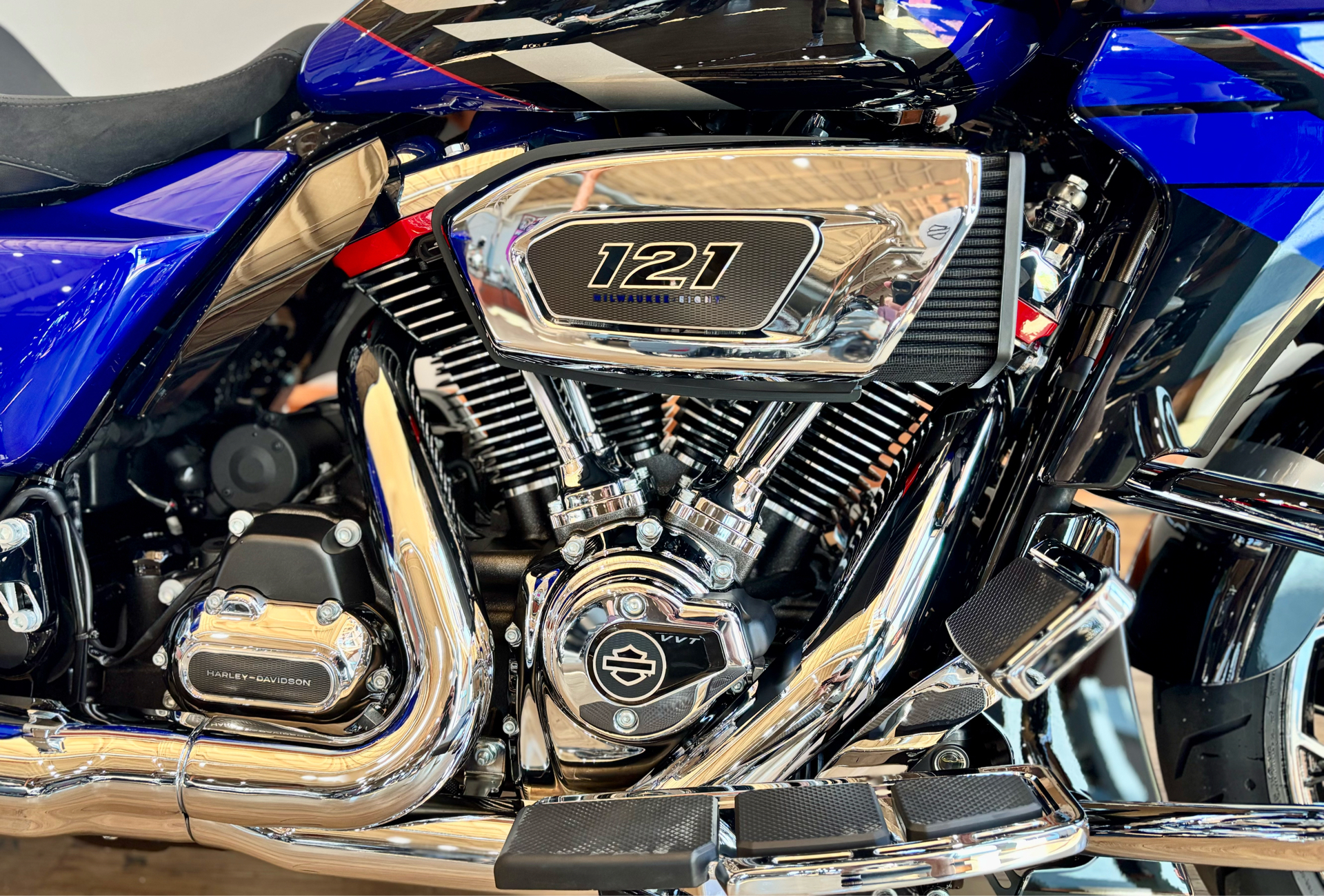 2025 Harley-Davidson CVO™ Road Glide® in Loveland, Colorado - Photo 7