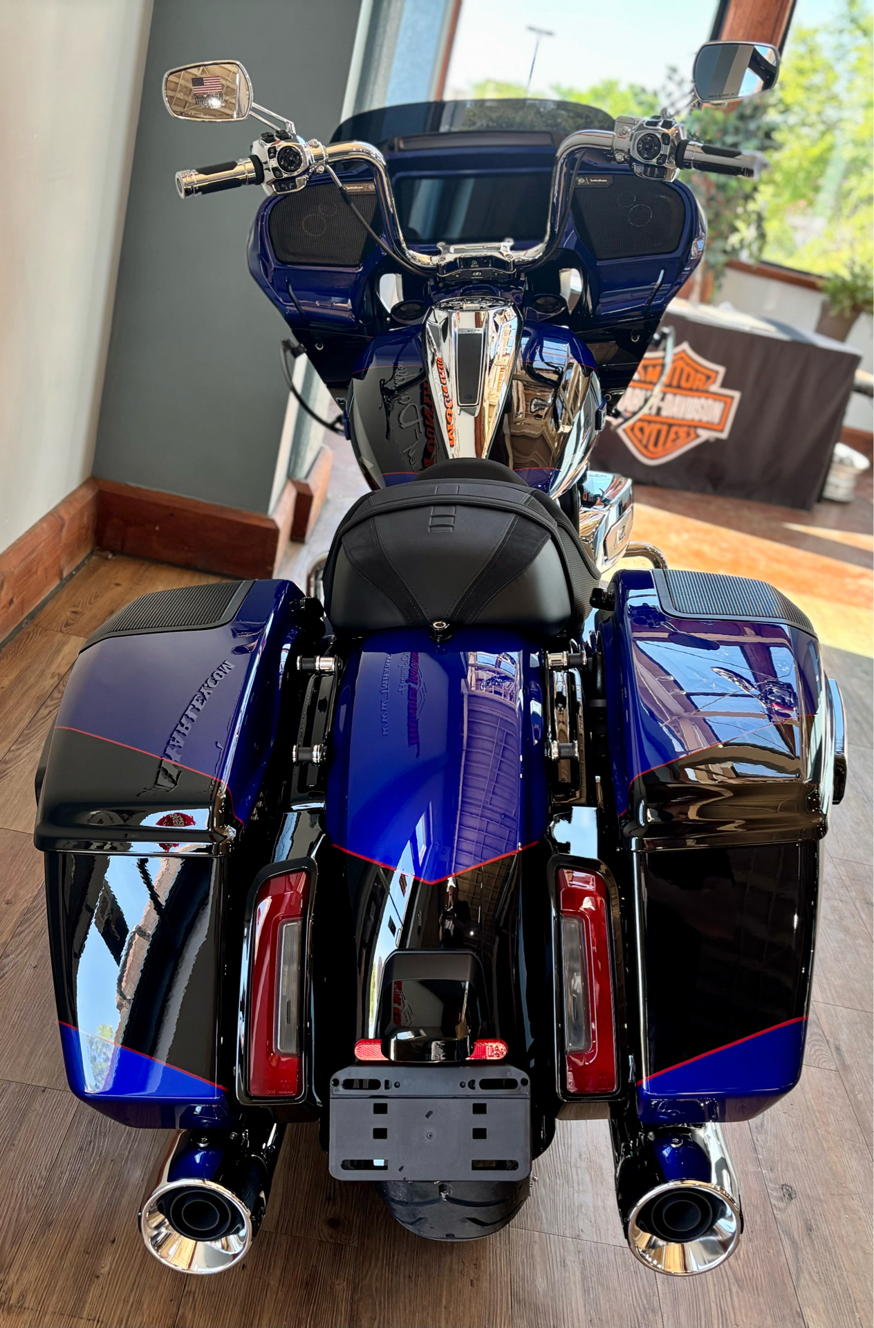 2025 Harley-Davidson CVO™ Road Glide® in Loveland, Colorado - Photo 5