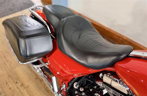 2007 Harley-Davidson CVO™ Screamin' Eagle® Road King® in Loveland, Colorado - Photo 11