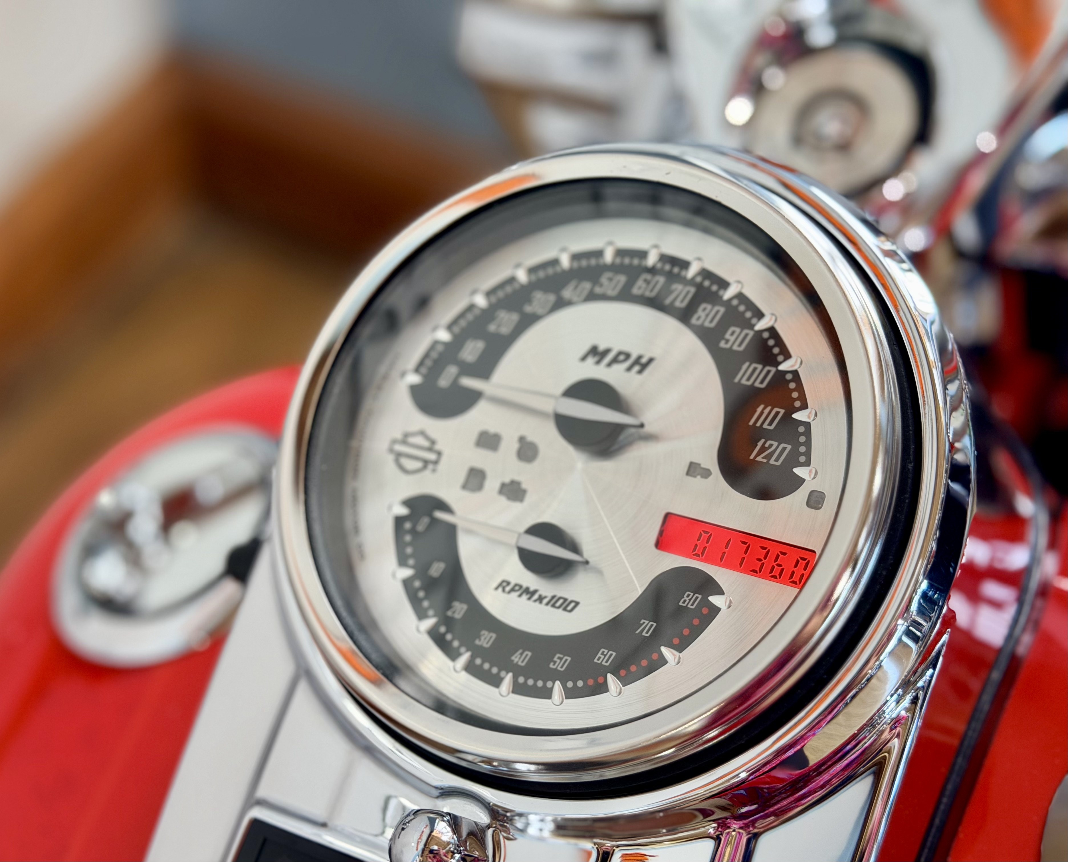 2007 Harley-Davidson CVO™ Screamin' Eagle® Road King® in Loveland, Colorado - Photo 17