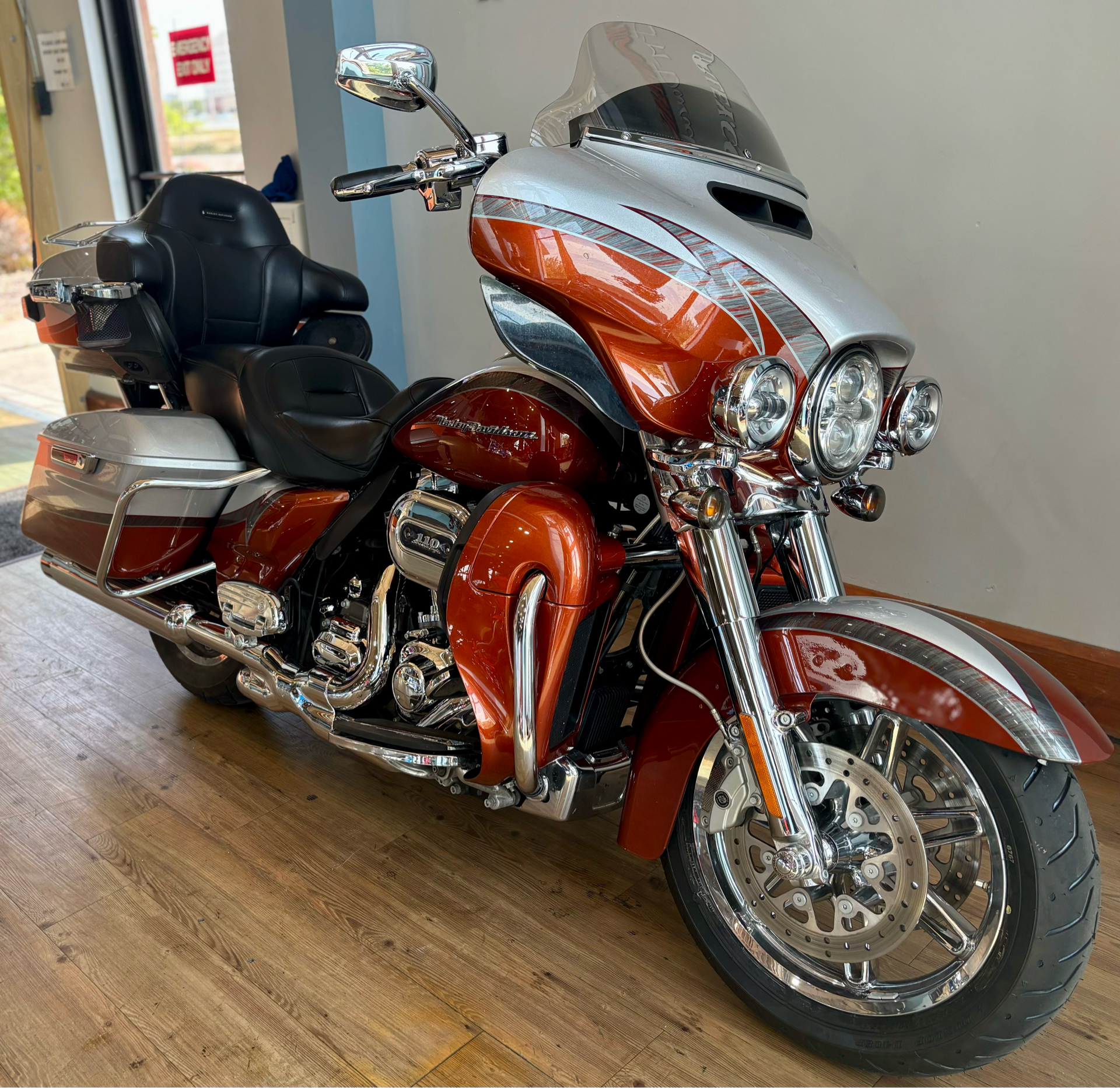 2014 Harley-Davidson CVO™ Limited in Loveland, Colorado - Photo 2