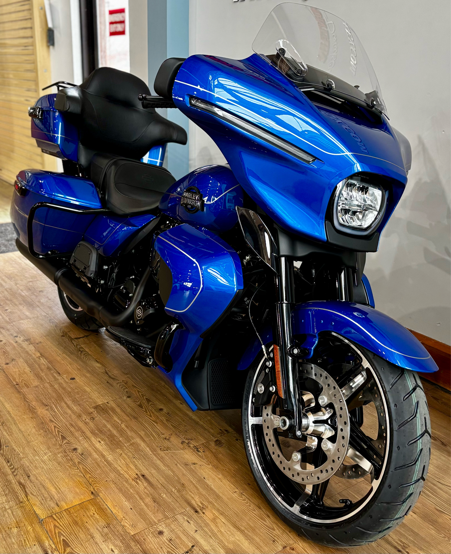 2025 Harley-Davidson Street Glide® Ultra in Loveland, Colorado - Photo 2