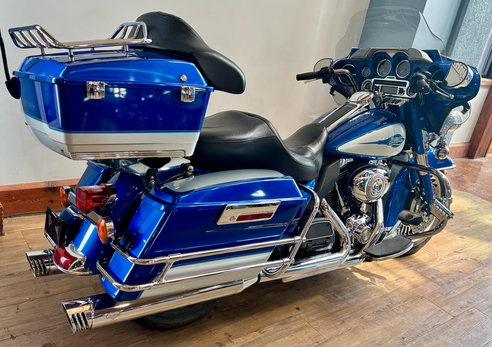 2010 Harley-Davidson Electra Glide® Classic in Loveland, Colorado - Photo 3