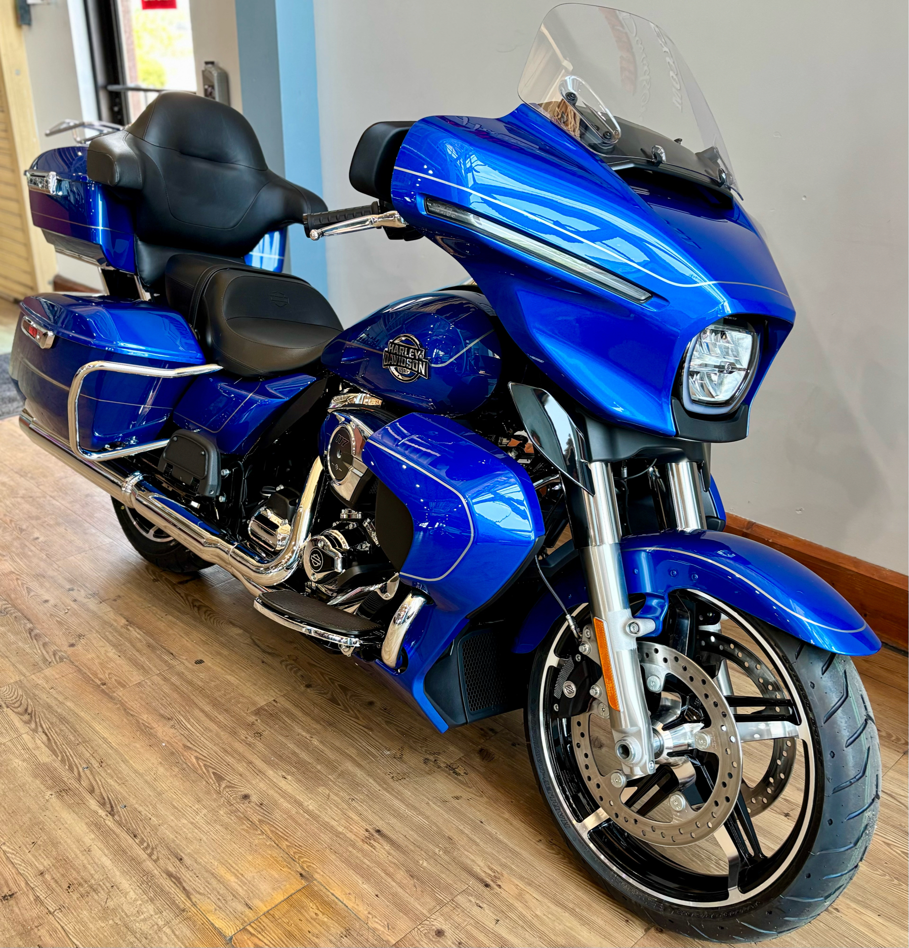 2025 Harley-Davidson Street Glide® Ultra in Loveland, Colorado - Photo 2