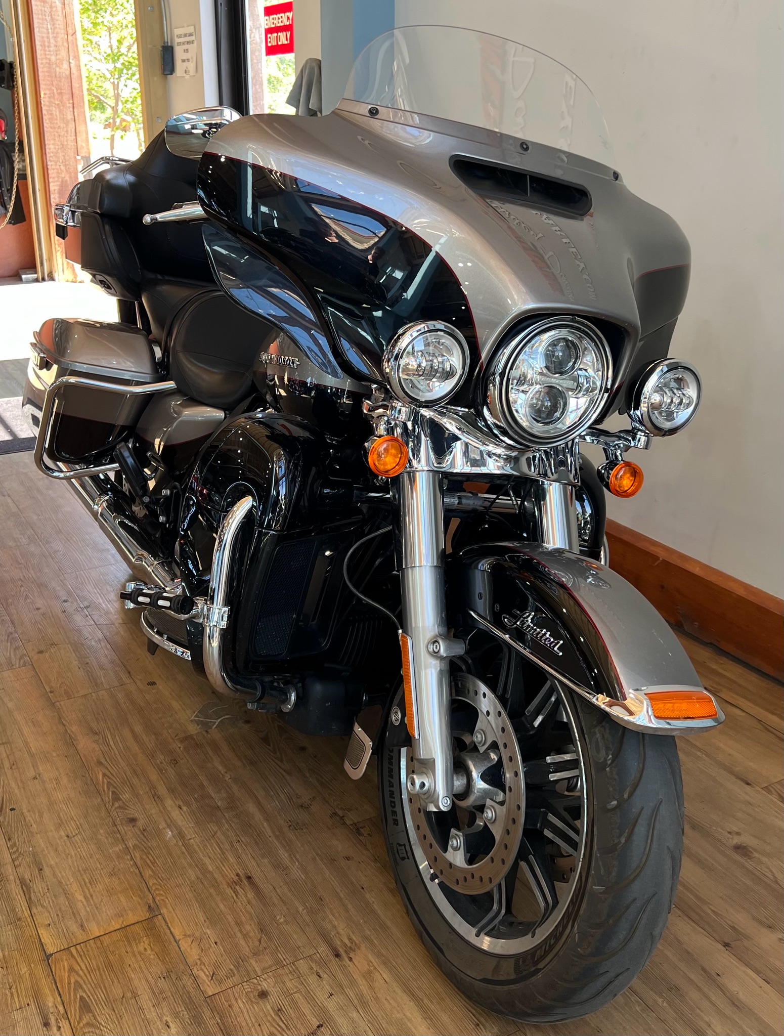 2017 Harley-Davidson Ultra Limited Low in Loveland, Colorado - Photo 2