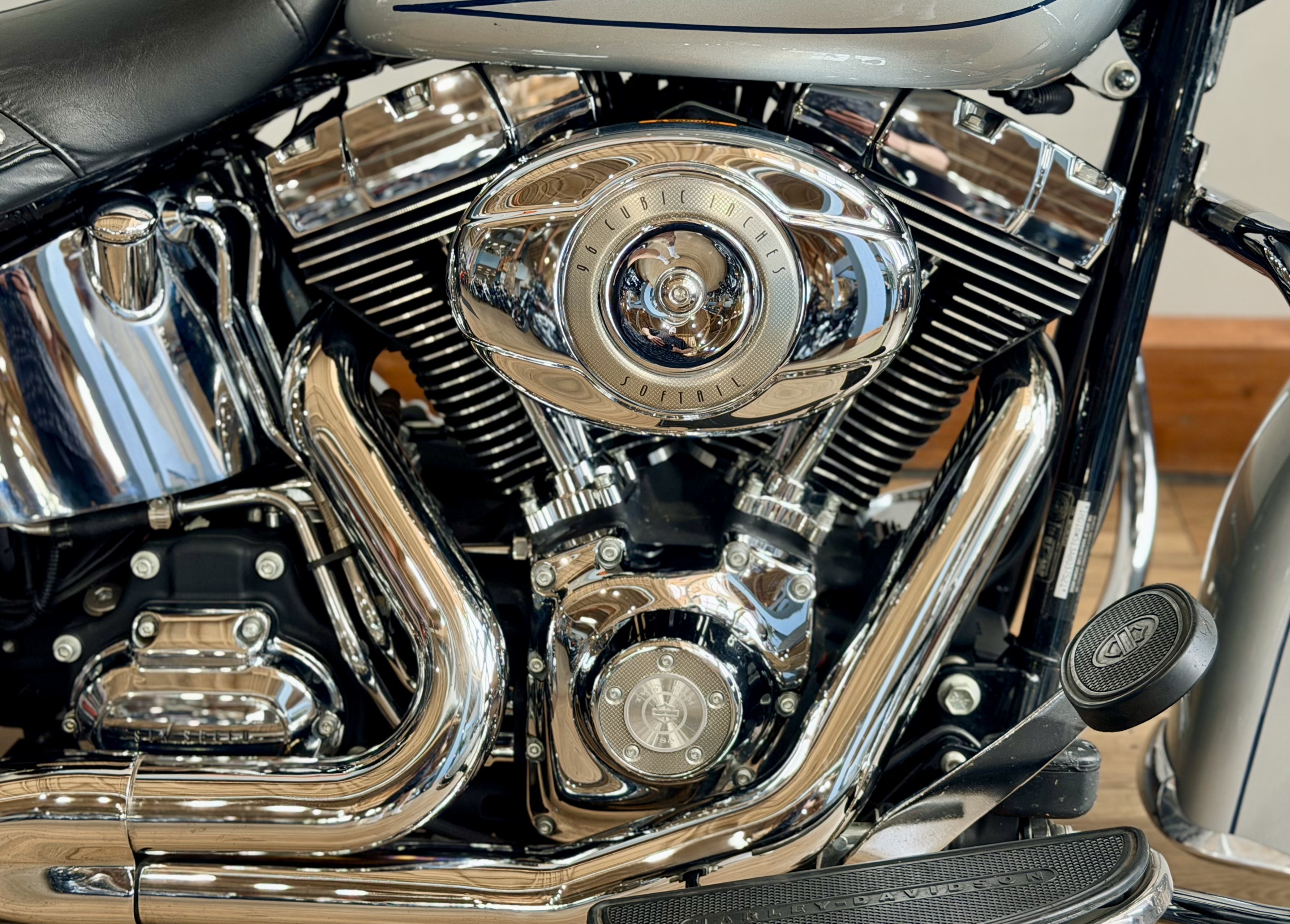2010 Harley-Davidson Heritage Softail® Classic in Loveland, Colorado - Photo 7