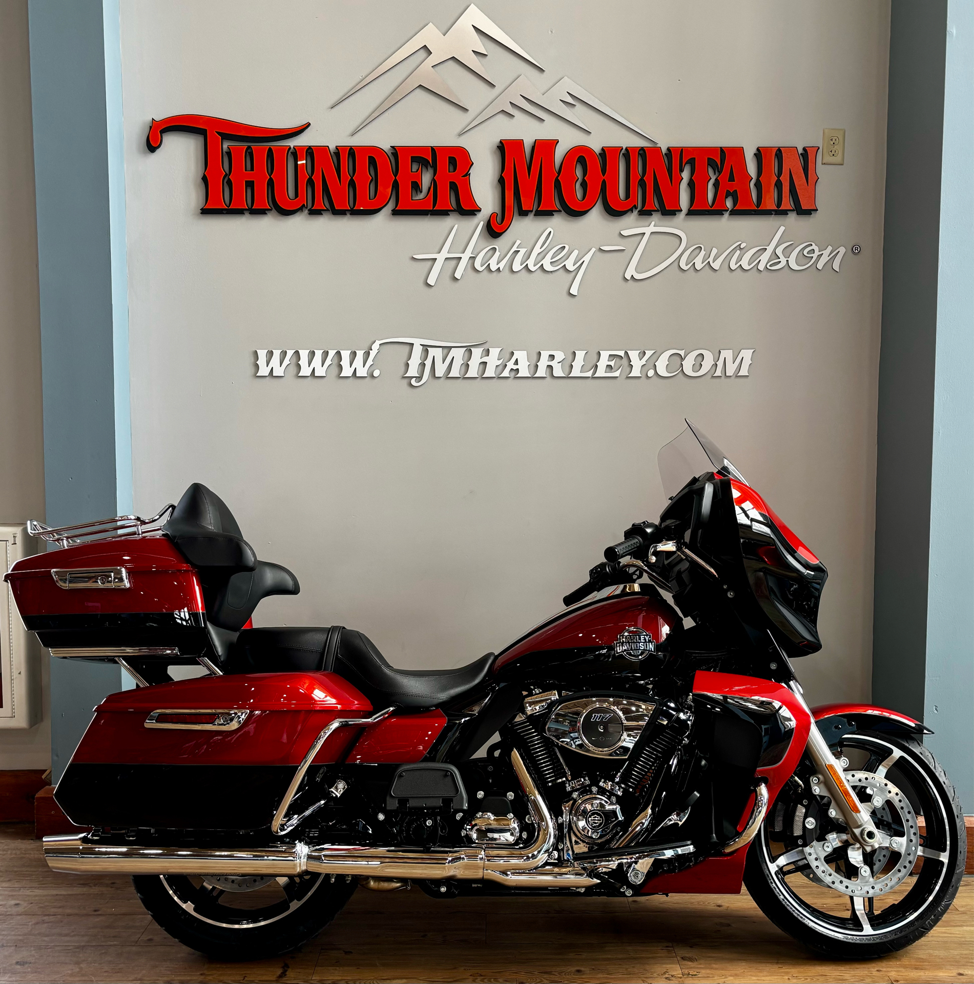 2025 Harley-Davidson Street Glide® Ultra in Loveland, Colorado - Photo 1
