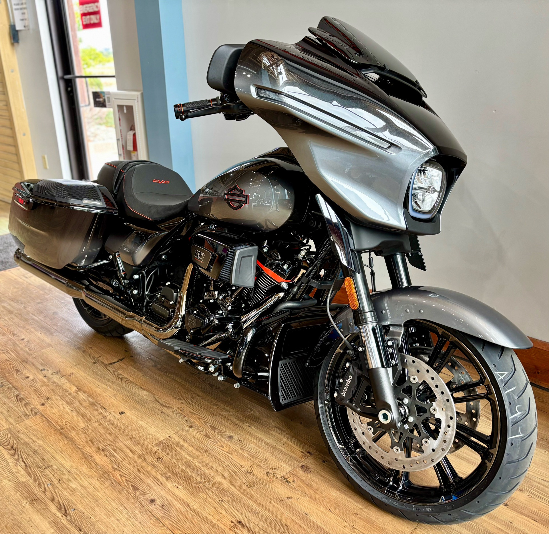 2025 Harley-Davidson CVO™ Street Glide® in Loveland, Colorado - Photo 2