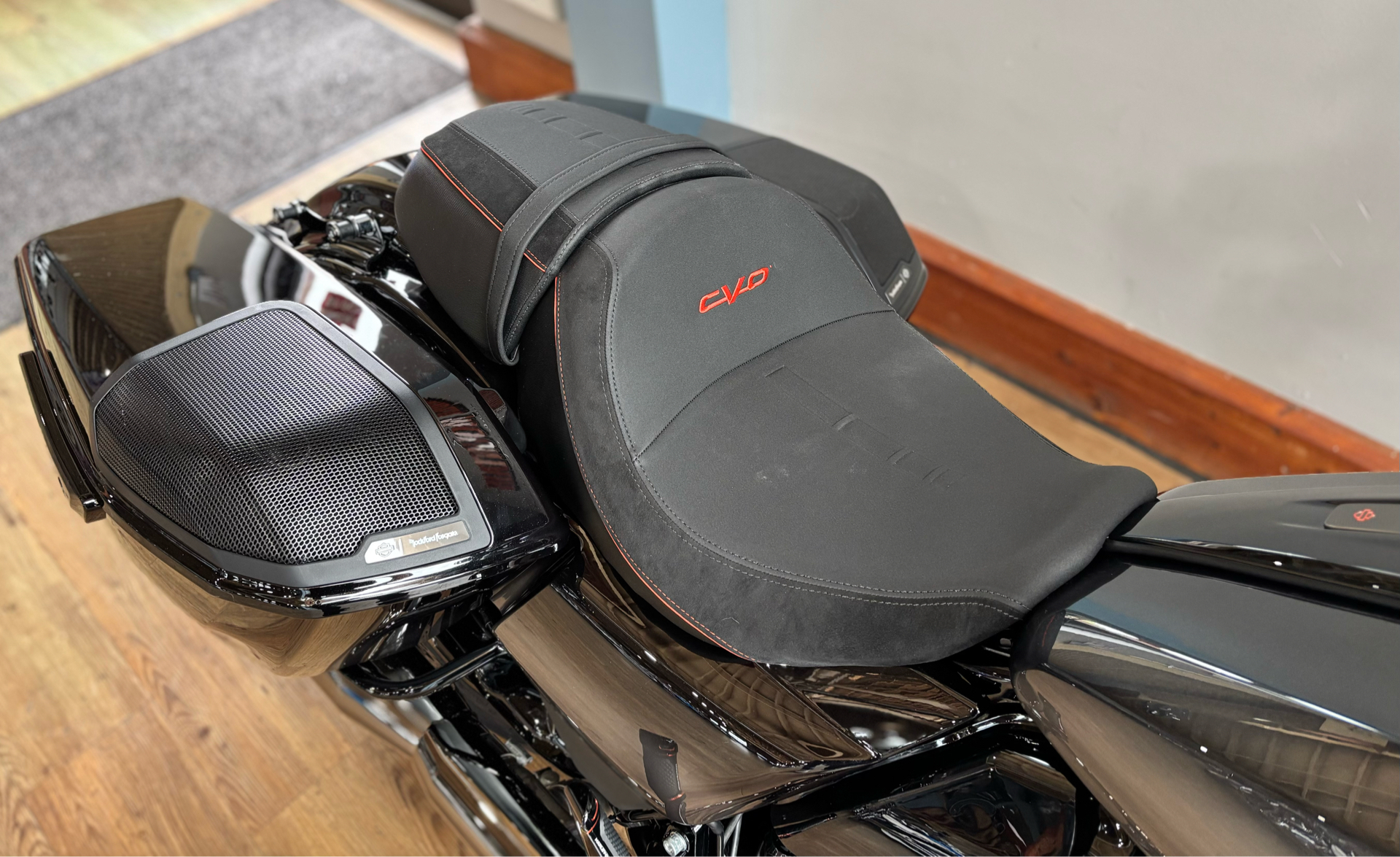 2025 Harley-Davidson CVO™ Street Glide® in Loveland, Colorado - Photo 12
