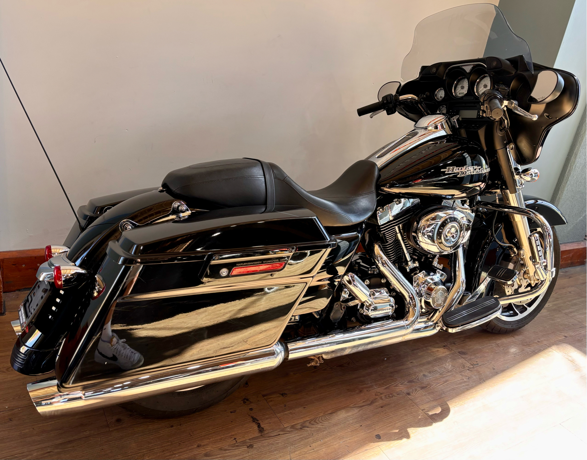 2011 Harley-Davidson Street Glide® in Loveland, Colorado - Photo 3
