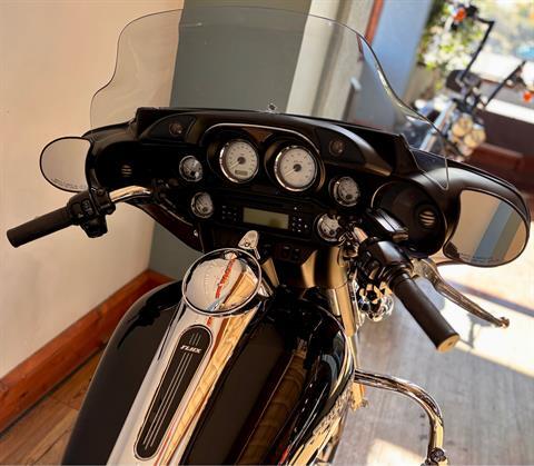 2011 Harley-Davidson Street Glide® in Loveland, Colorado - Photo 9