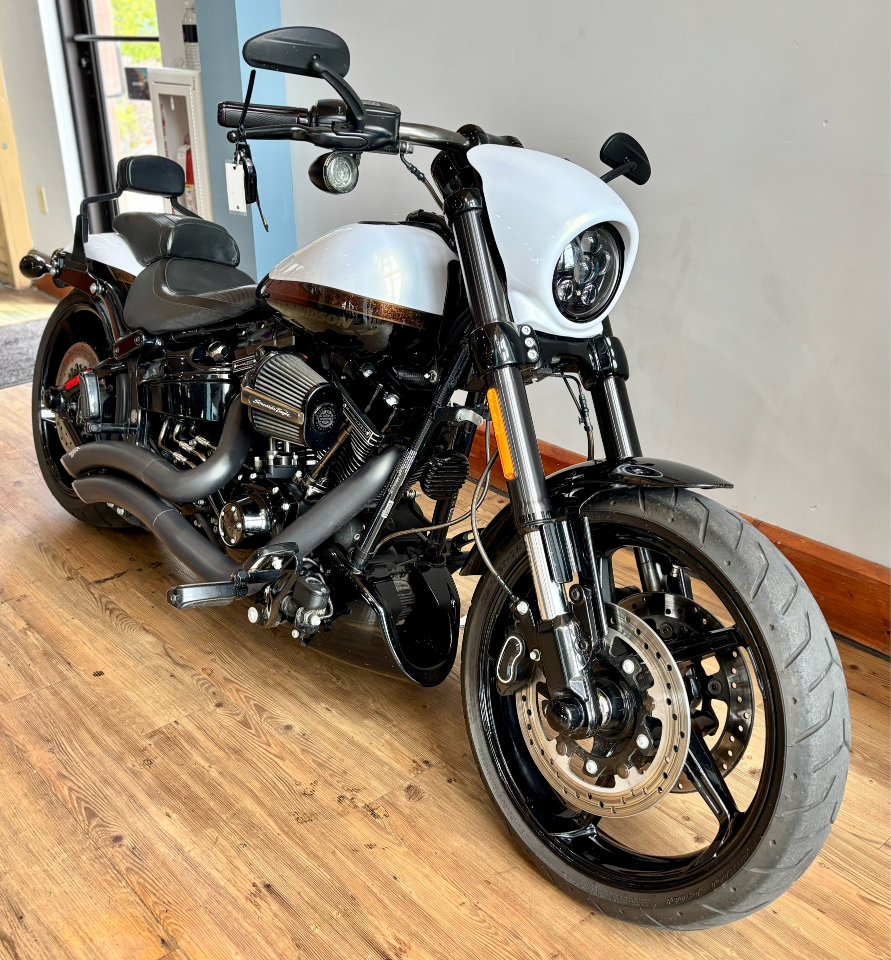 2016 Harley-Davidson CVO™ Pro Street Breakout® in Loveland, Colorado - Photo 2