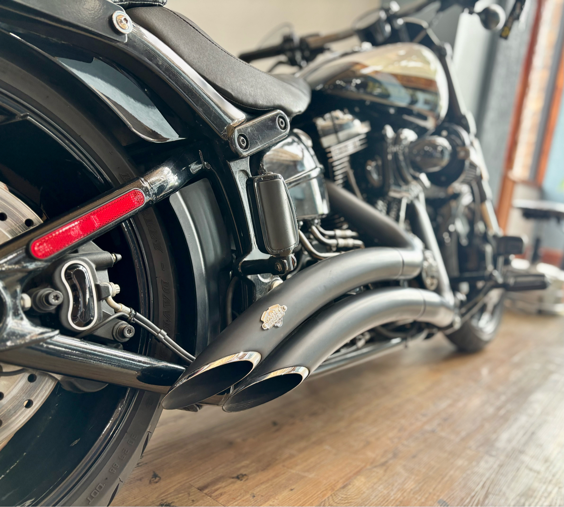 2016 Harley-Davidson CVO™ Pro Street Breakout® in Loveland, Colorado - Photo 11