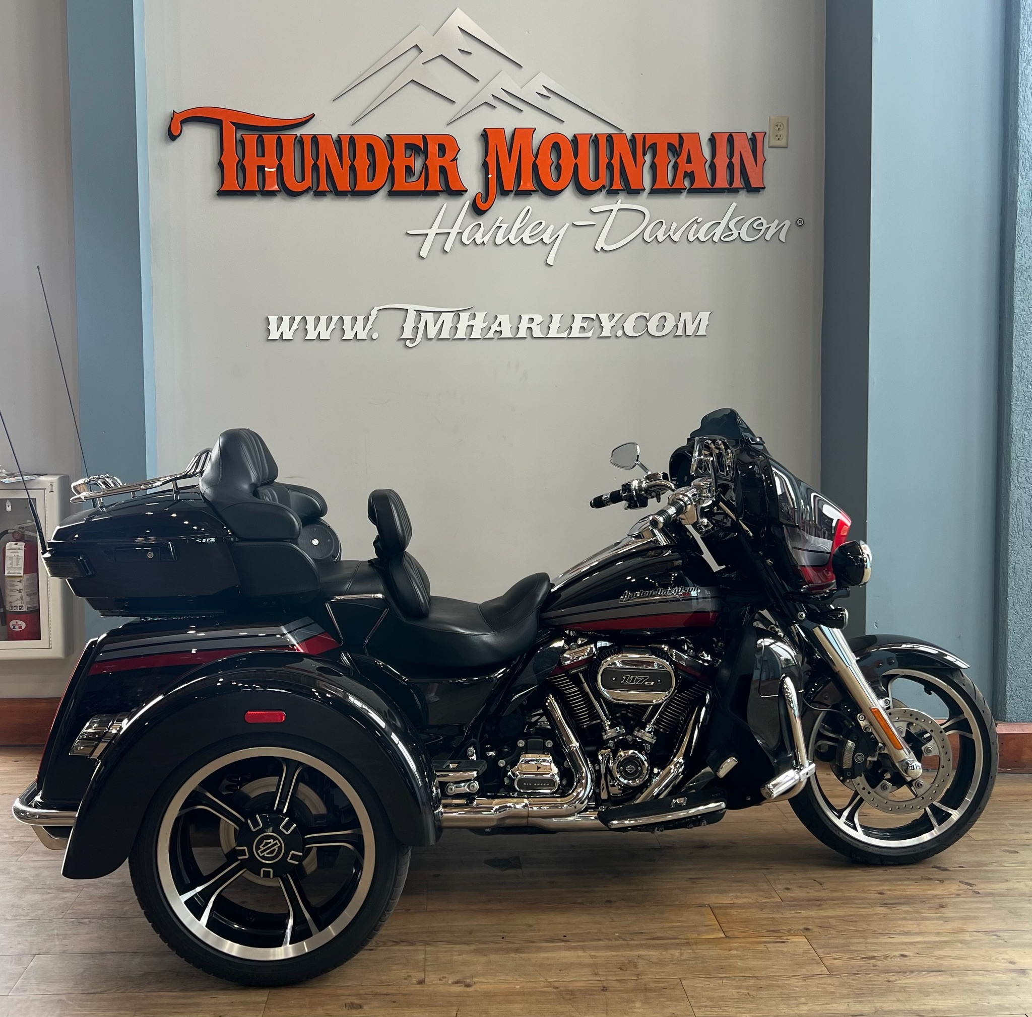 2020 Harley-Davidson CVO™ Tri Glide® in Loveland, Colorado - Photo 1