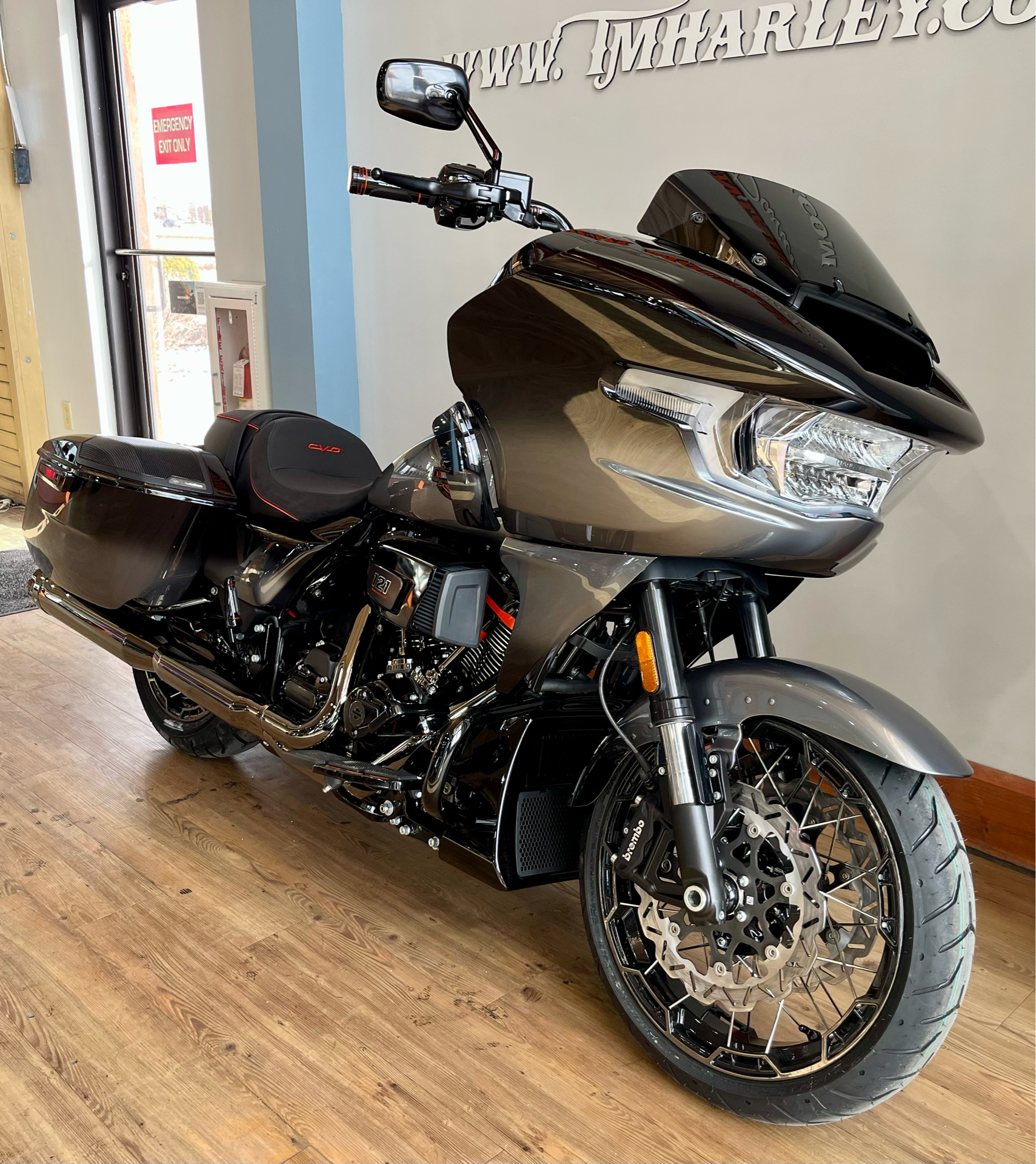 2025 Harley-Davidson CVO™ Road Glide® in Loveland, Colorado - Photo 2