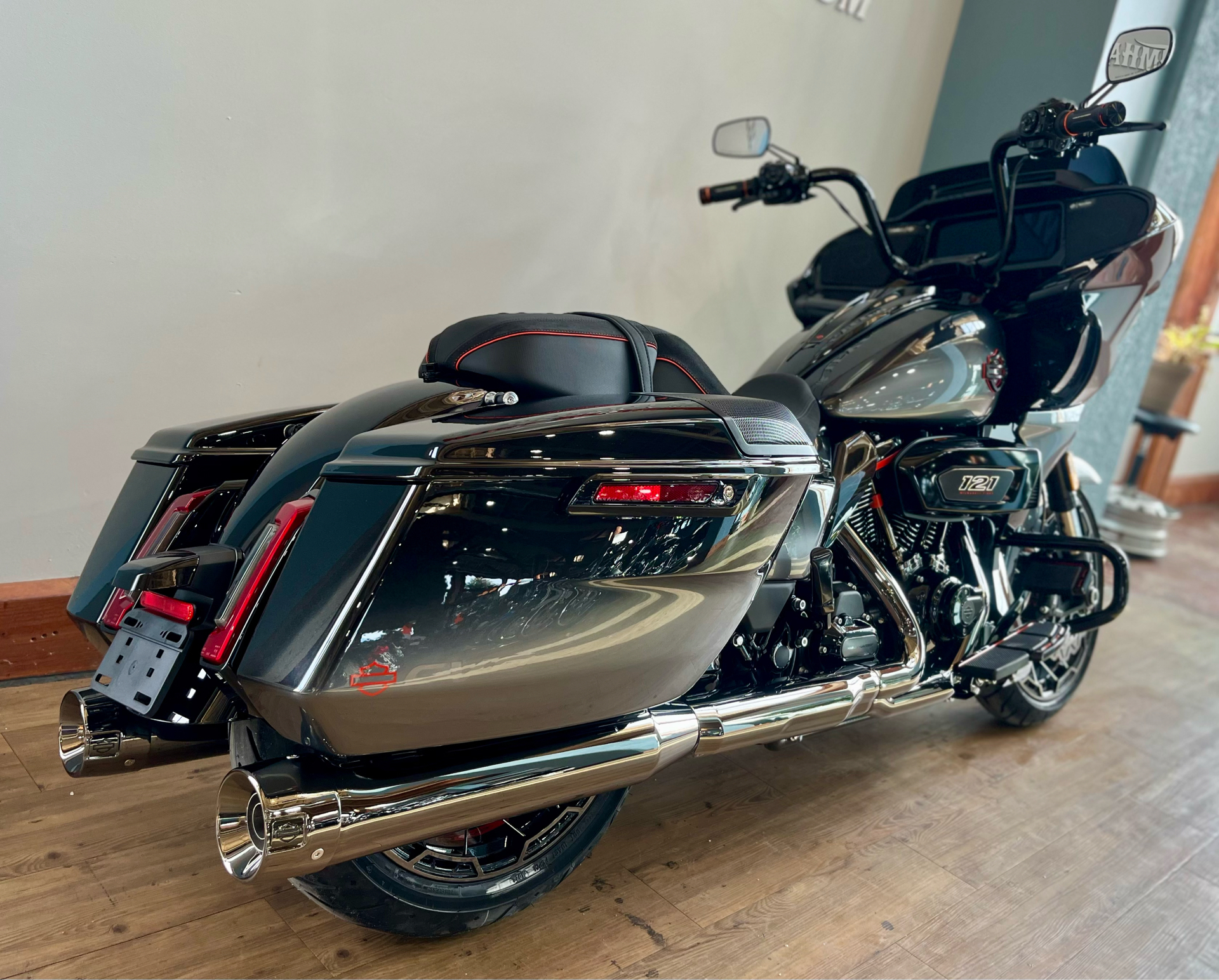2025 Harley-Davidson CVO™ Road Glide® in Loveland, Colorado - Photo 3