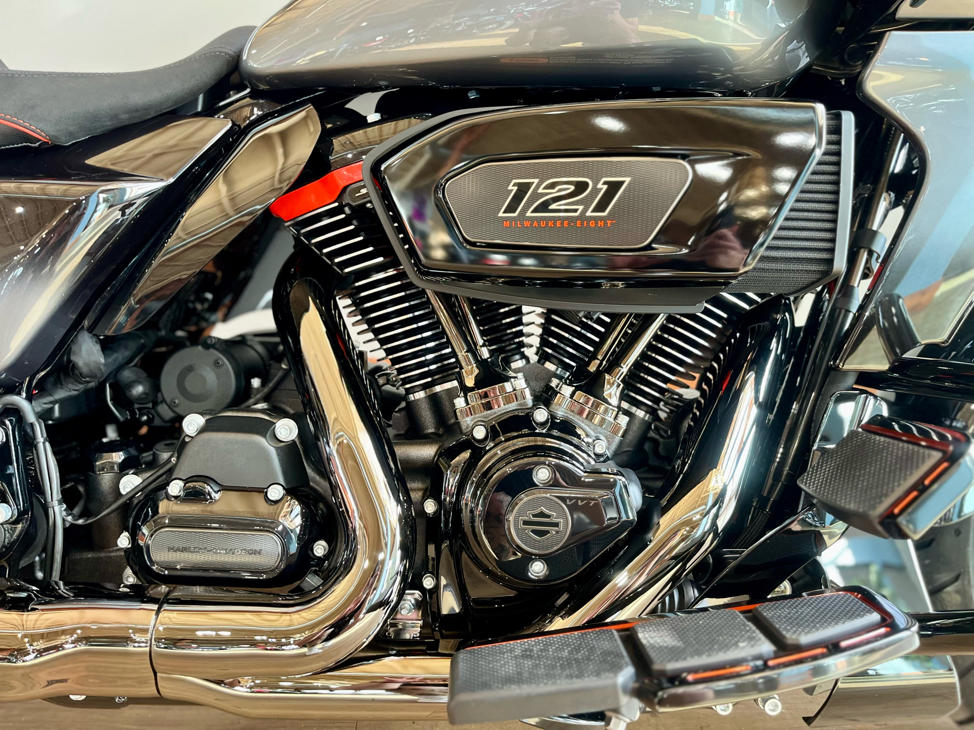 2025 Harley-Davidson CVO™ Road Glide® in Loveland, Colorado - Photo 10