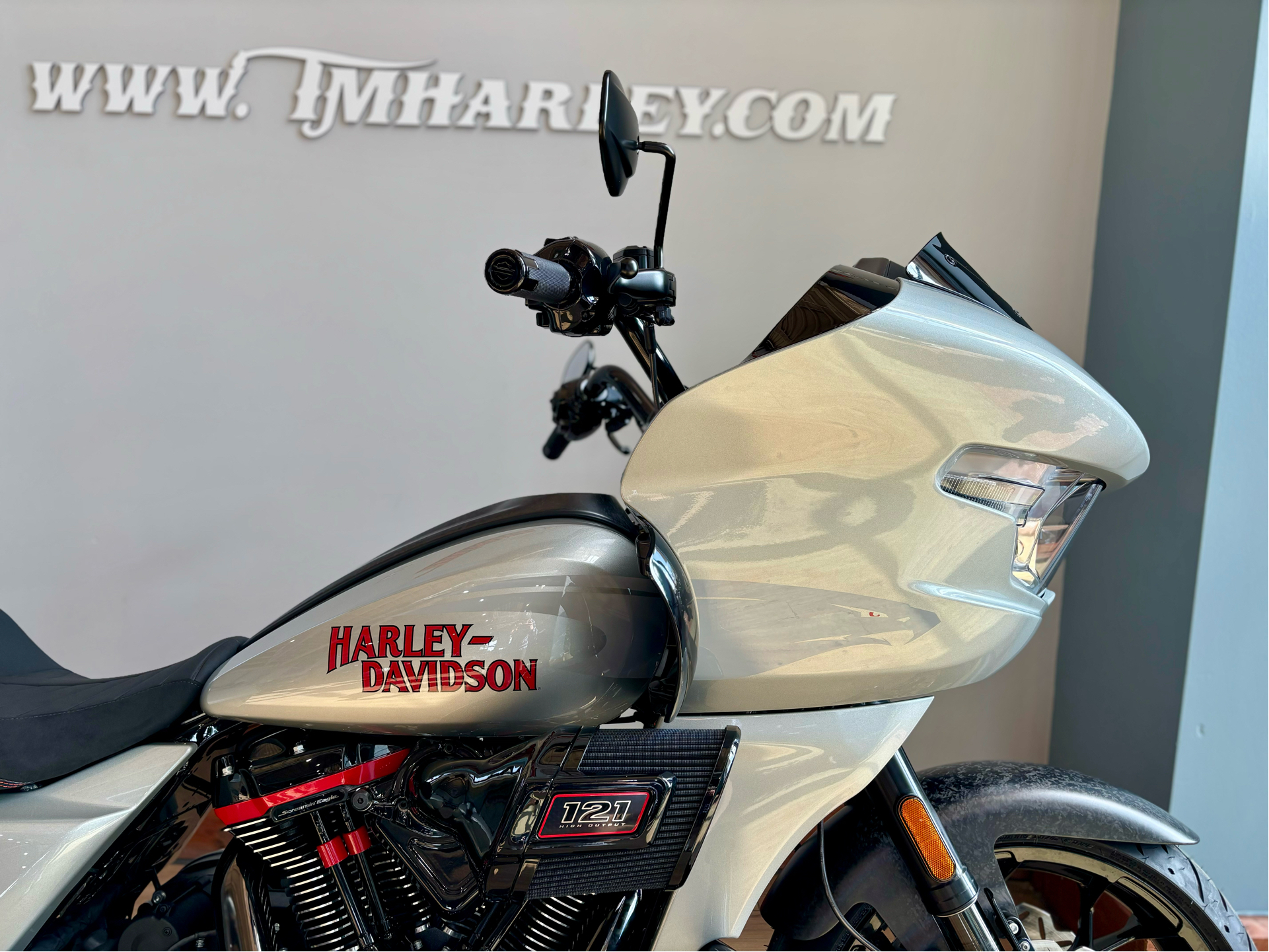 2025 Harley-Davidson CVO™ Road Glide® ST in Loveland, Colorado - Photo 7