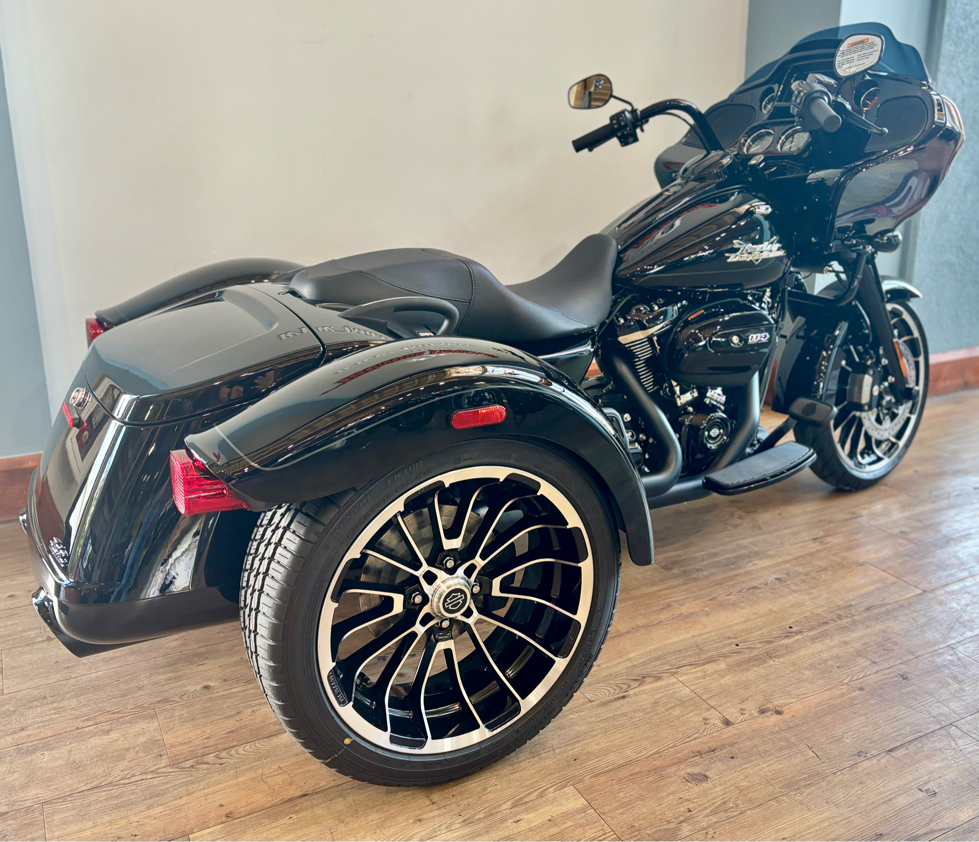 2025 Harley-Davidson Road Glide® 3 in Loveland, Colorado - Photo 3