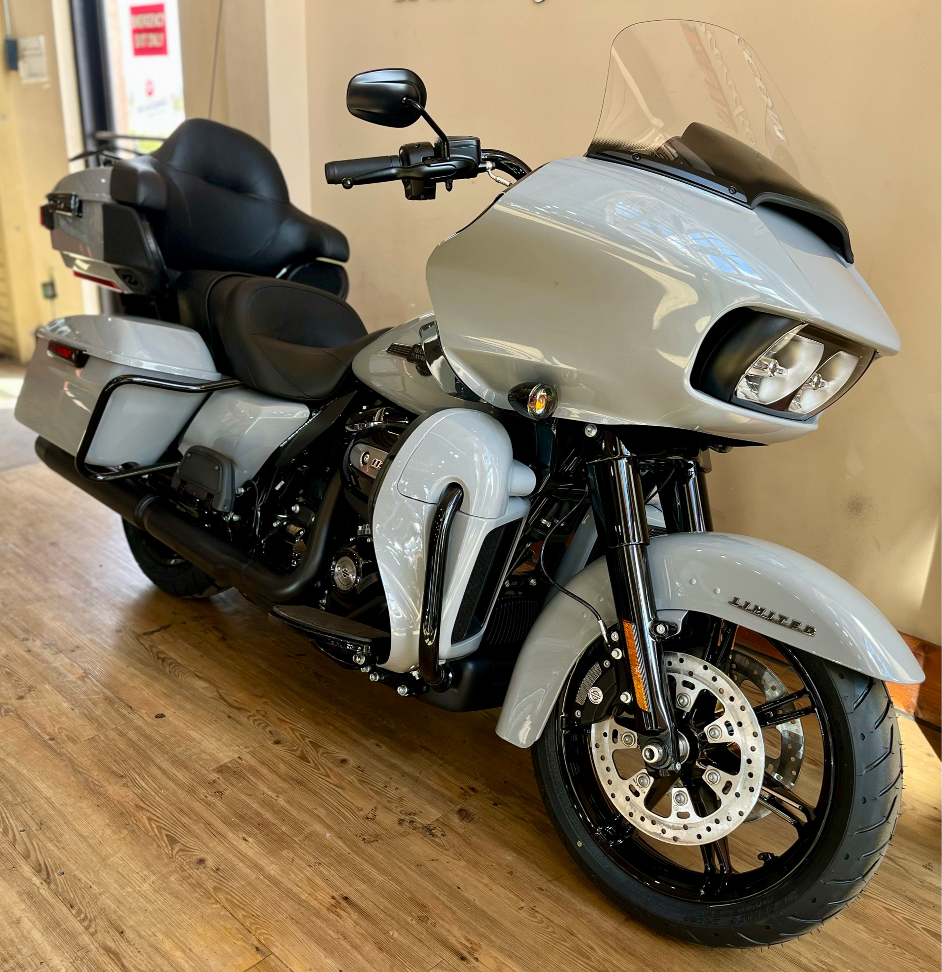 2024 Harley-Davidson Road Glide® Limited in Loveland, Colorado - Photo 2