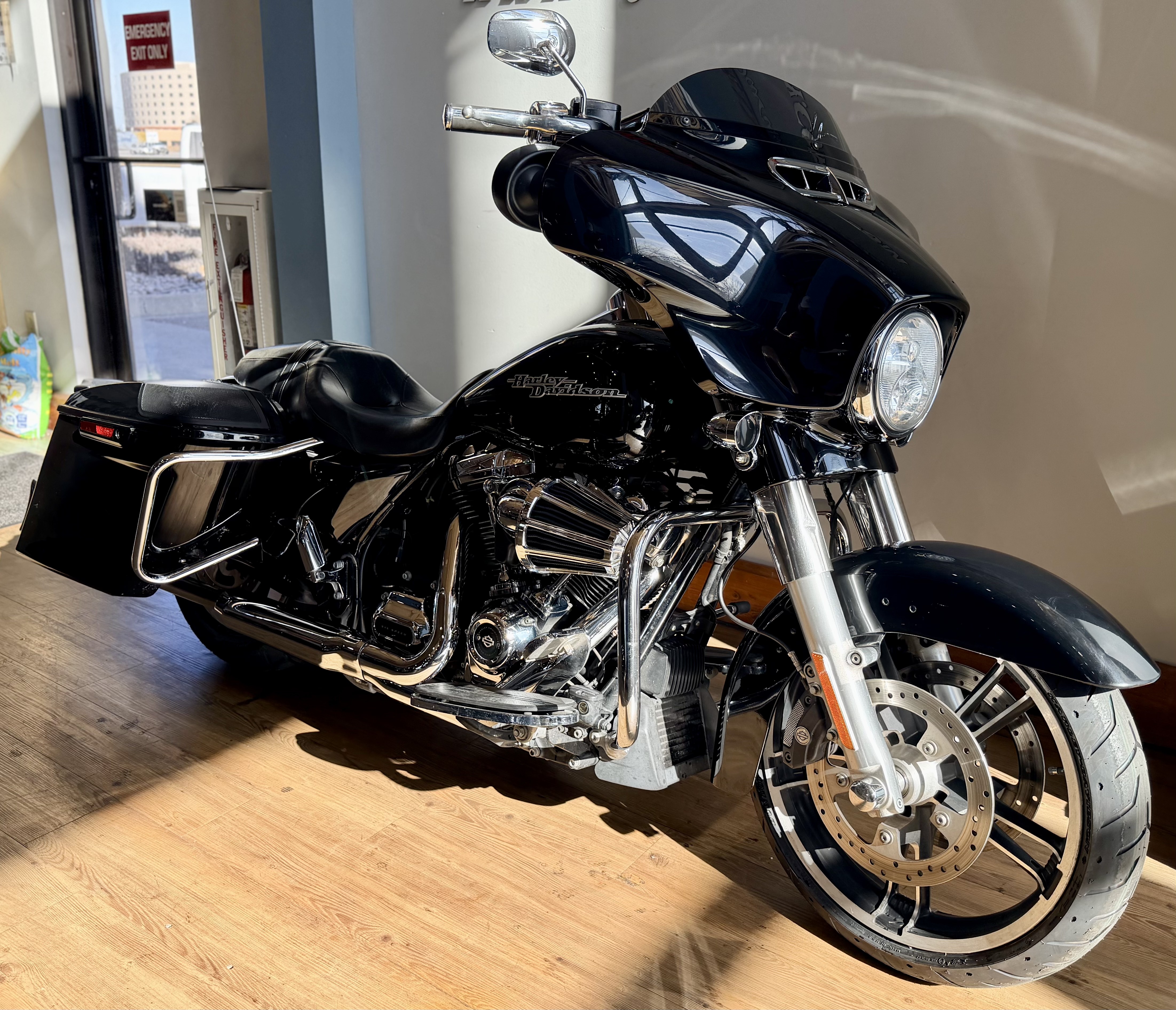2017 Harley-Davidson Street Glide® Special in Loveland, Colorado - Photo 2