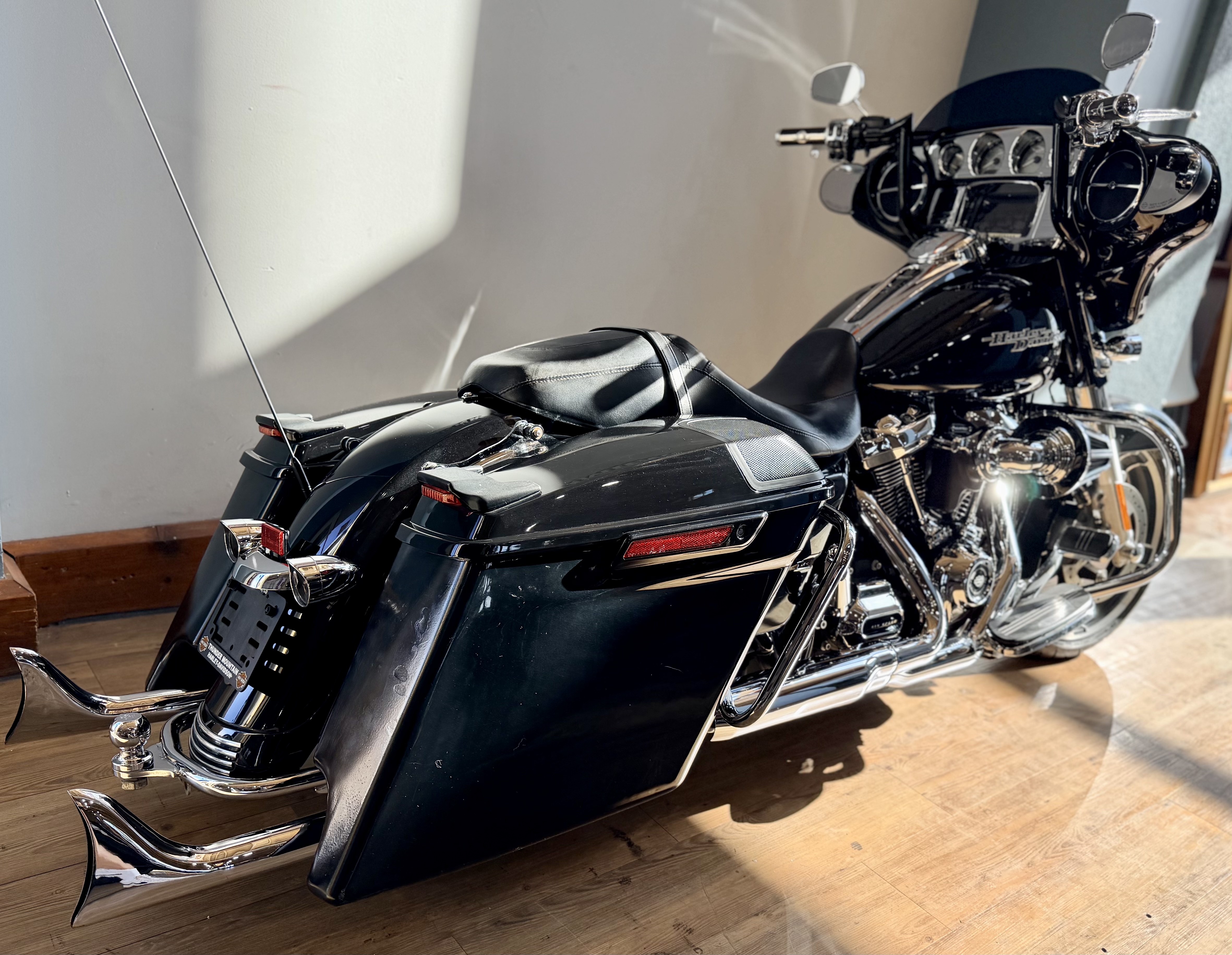 2017 Harley-Davidson Street Glide® Special in Loveland, Colorado - Photo 3