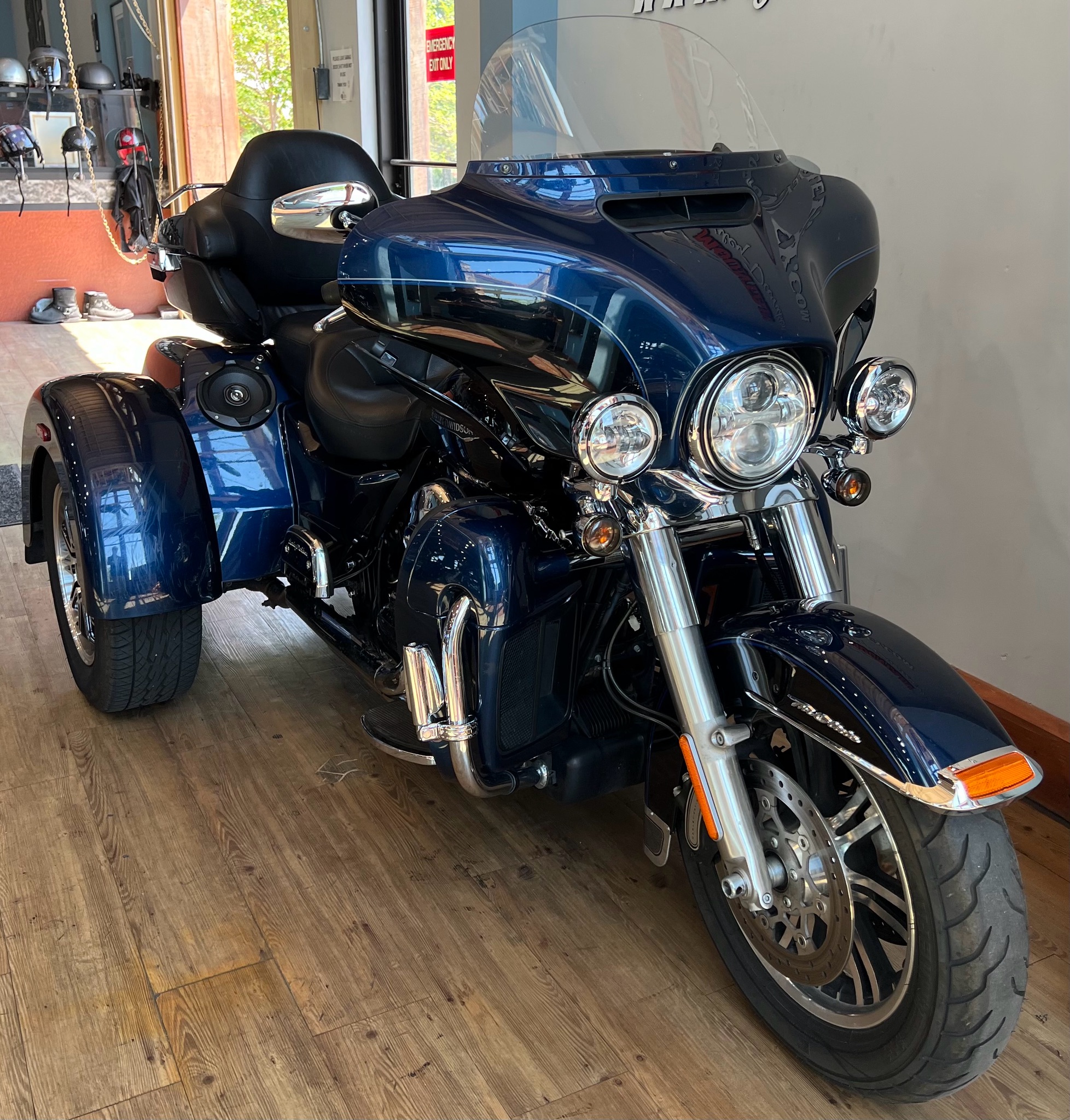 2014 Harley-Davidson Tri Glide® Ultra in Loveland, Colorado - Photo 2