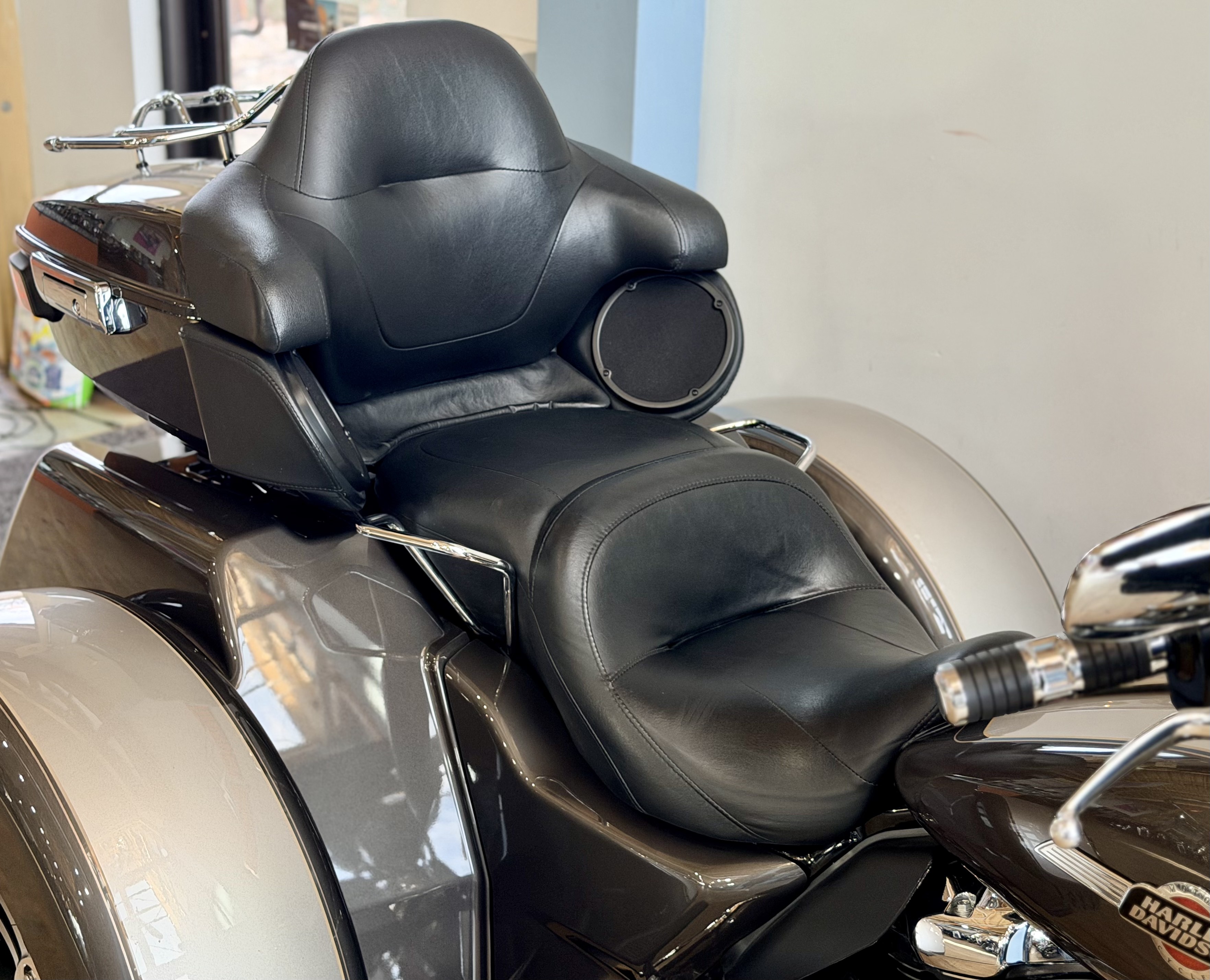 2023 Harley-Davidson Tri Glide® Ultra in Loveland, Colorado - Photo 8