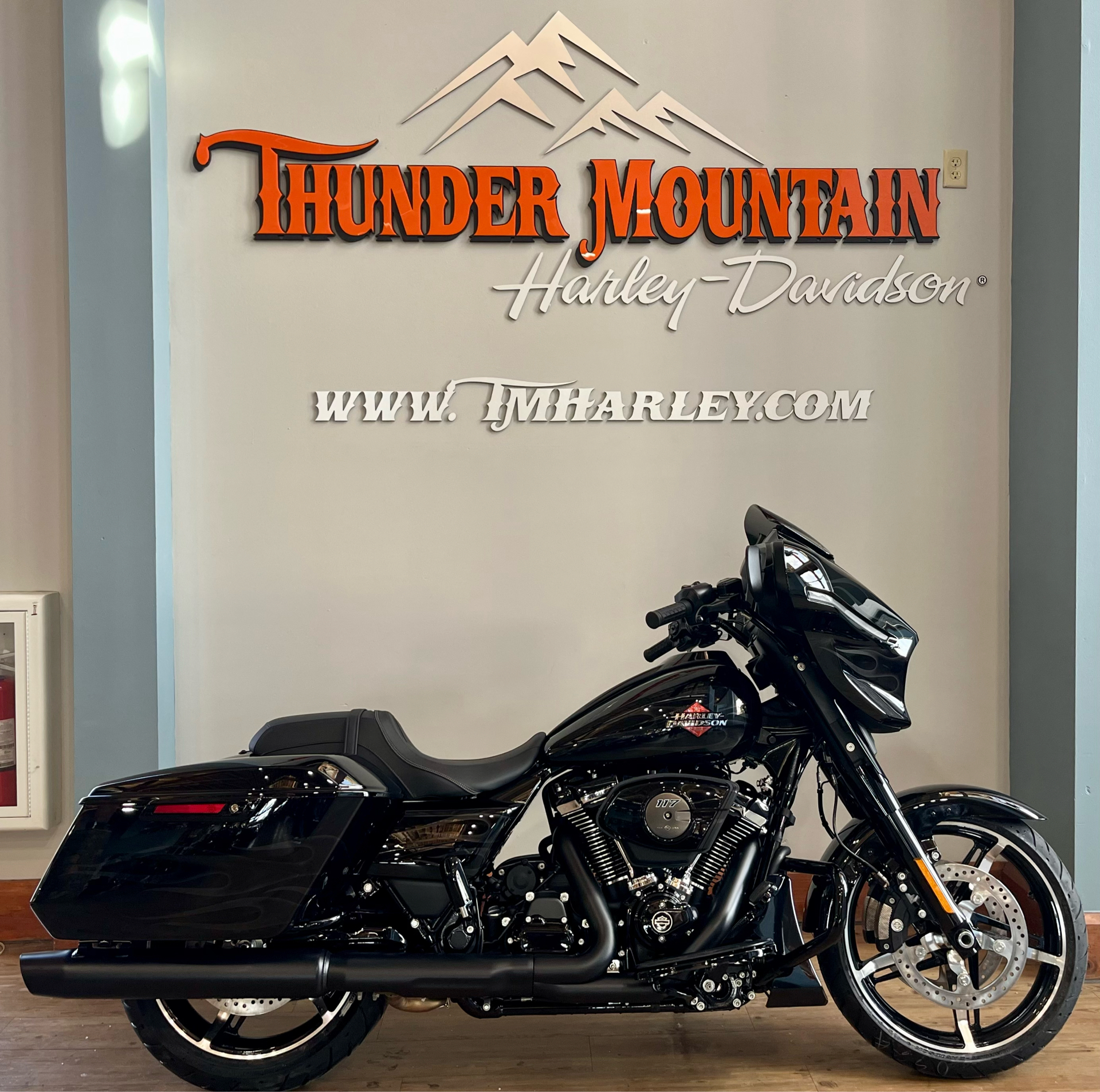 New 2025 HarleyDavidson Street Glide® Midnight Firestorm (Black Finish) Motorcycles in