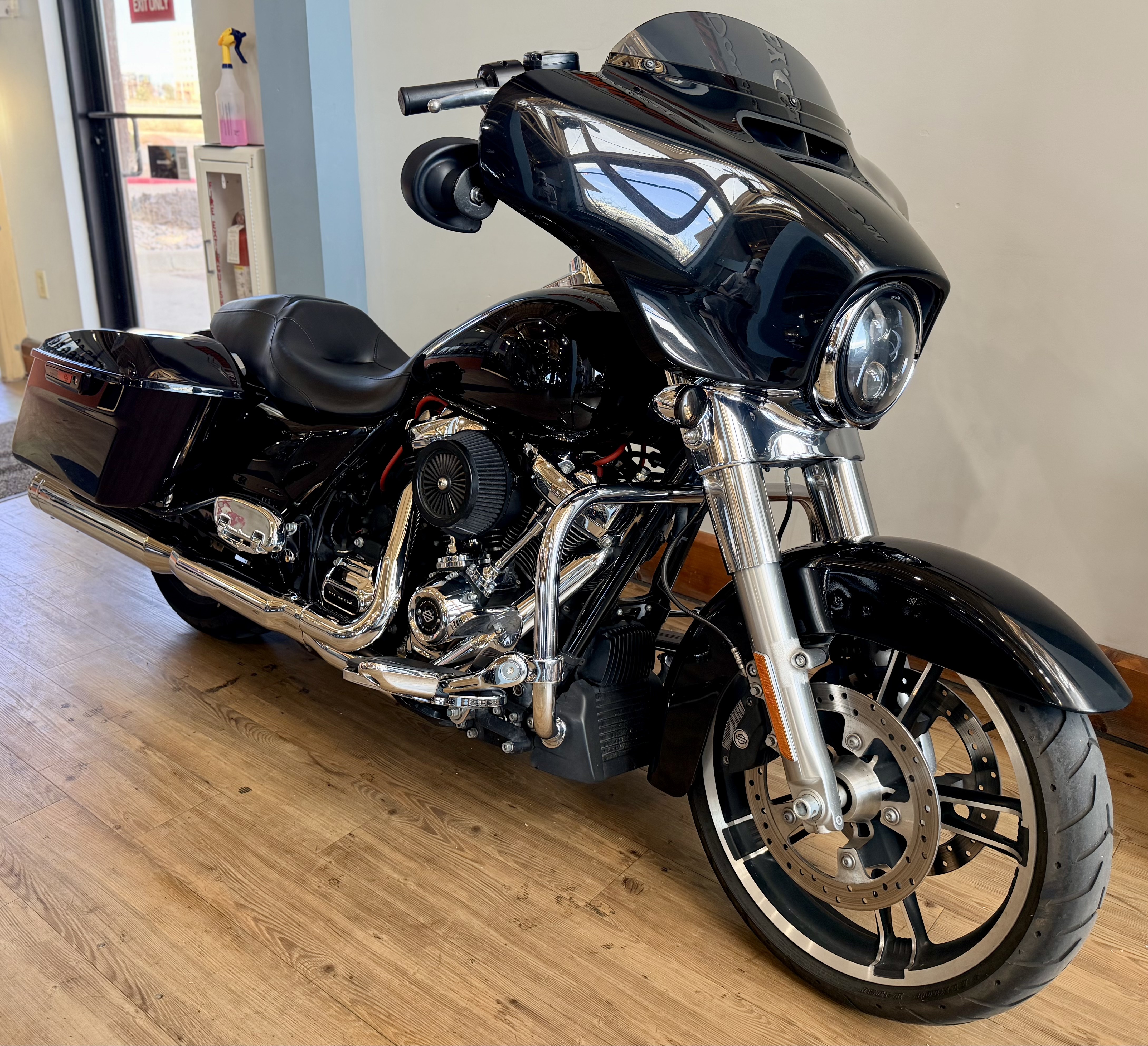 2017 Harley-Davidson Street Glide® in Loveland, Colorado - Photo 2